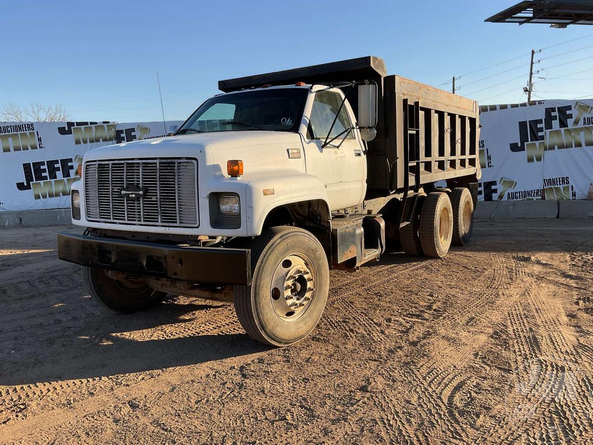 2001 CHEVROLET C7 TANDEM AXLE DUMP TRUCK VIN: 1GBT7H4C61J511823