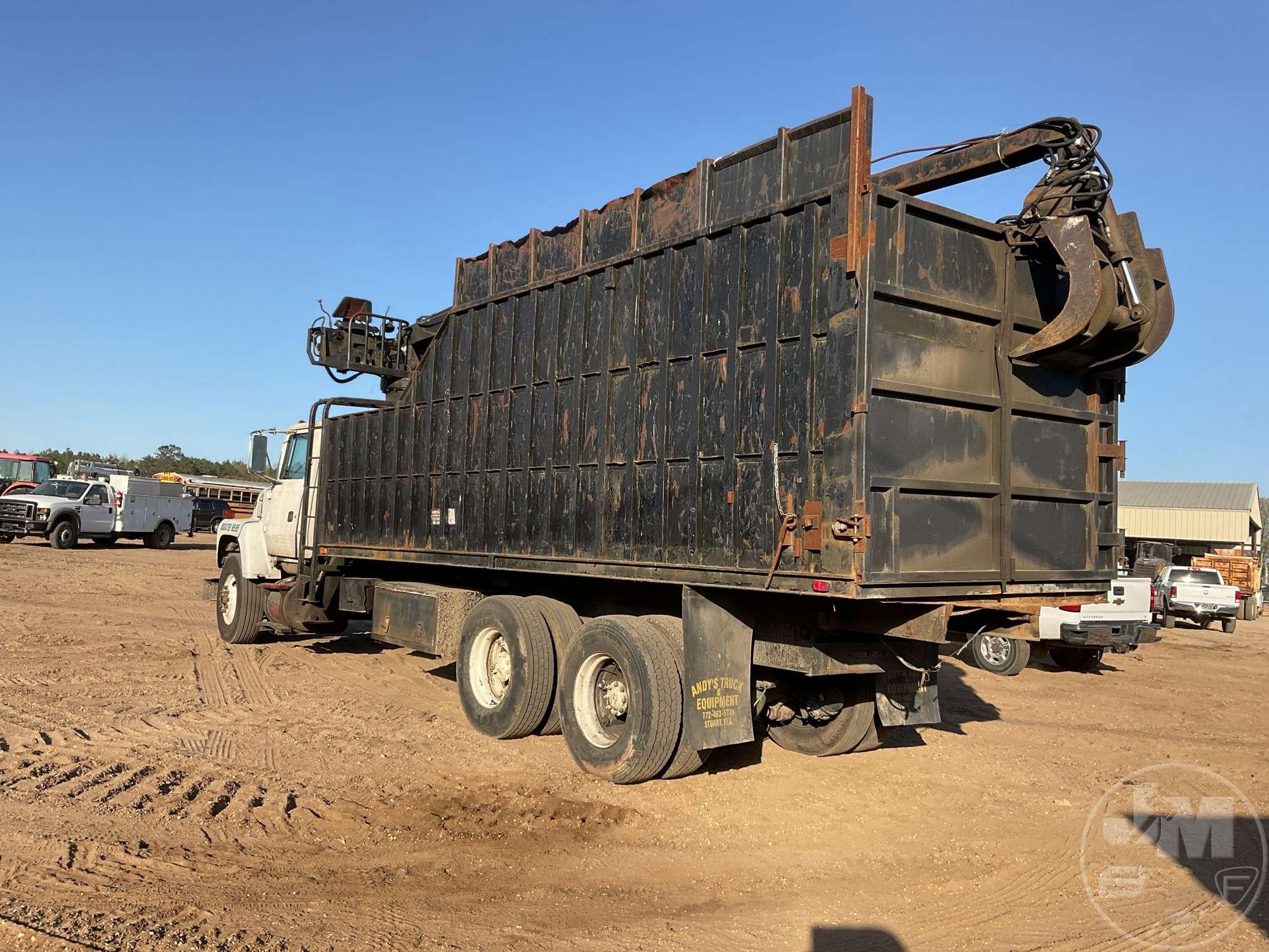 1995 L8000 TANDEM AXLE GRAPPLE TRUCK VIN: 1FDYW82E8SVA61381