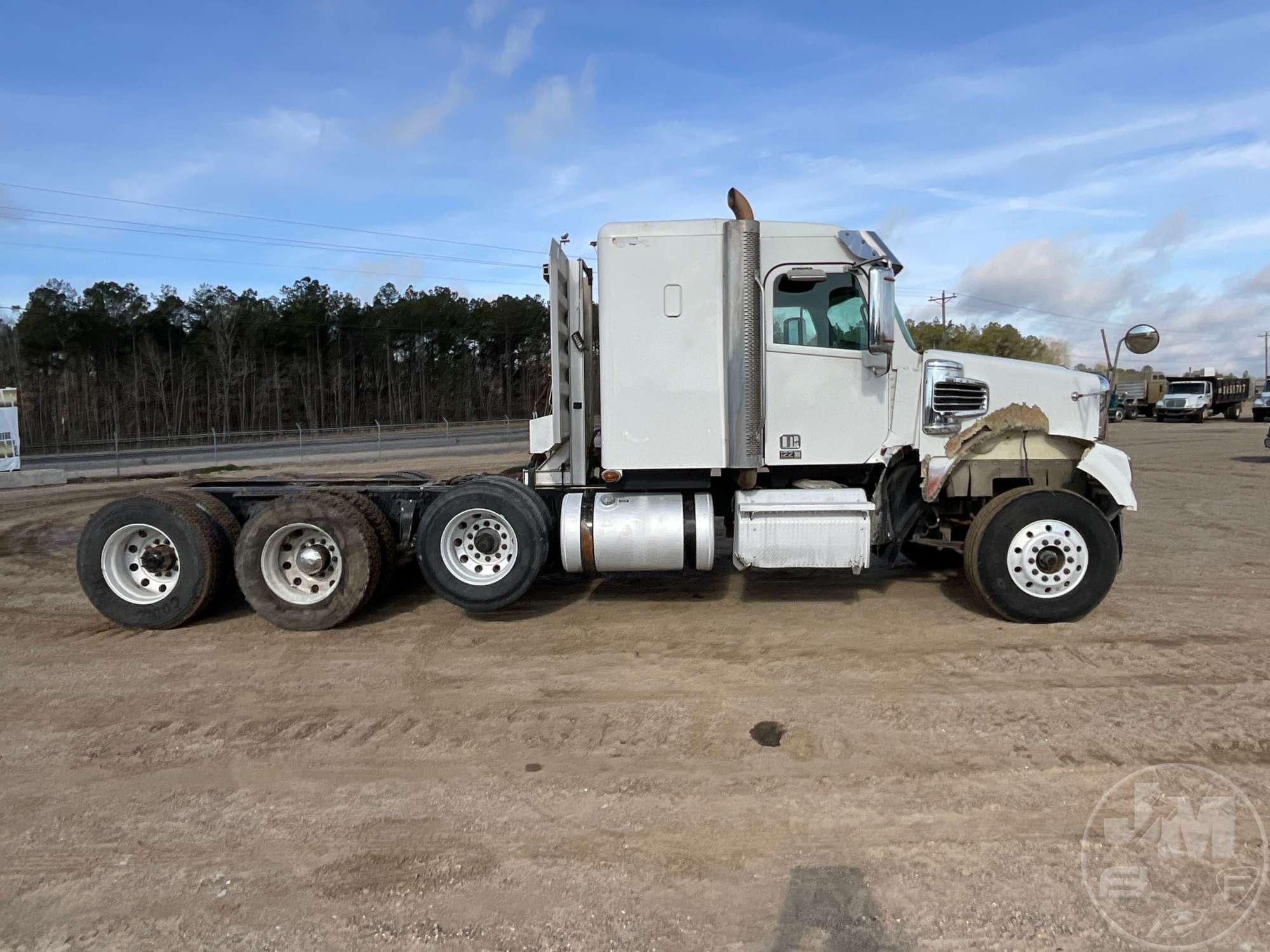 2016 FREIGHTLINER SD122 TRI AXLE TRUCK TRACTOR VIN: 3AKNGND61GDHR6445