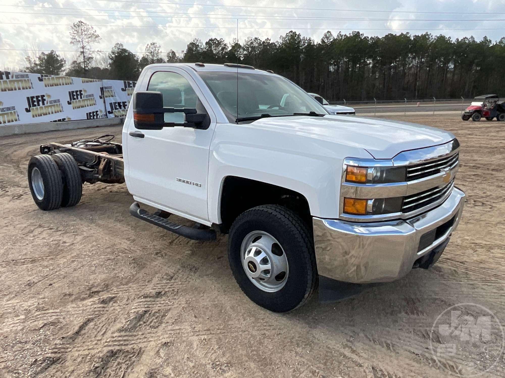 2016 CHEVROLET SILVERADO 3500 HD SINGLE AXLE VIN: 1GB3CYCG5GF223061 CAB & CHASSIS