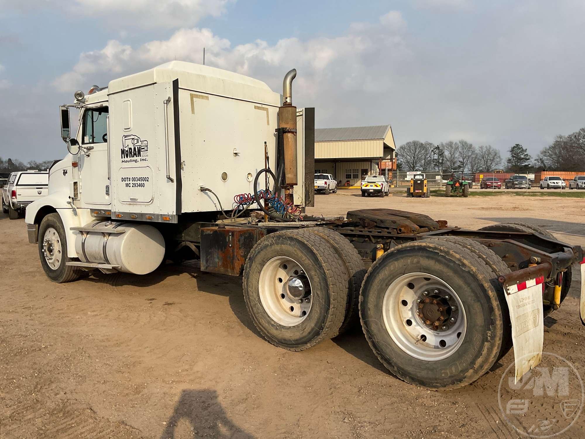 1998 INTERNATIONAL 9200 TANDEM AXLE TRUCK TRACTOR VIN: 2HSFMAHR2WC061611