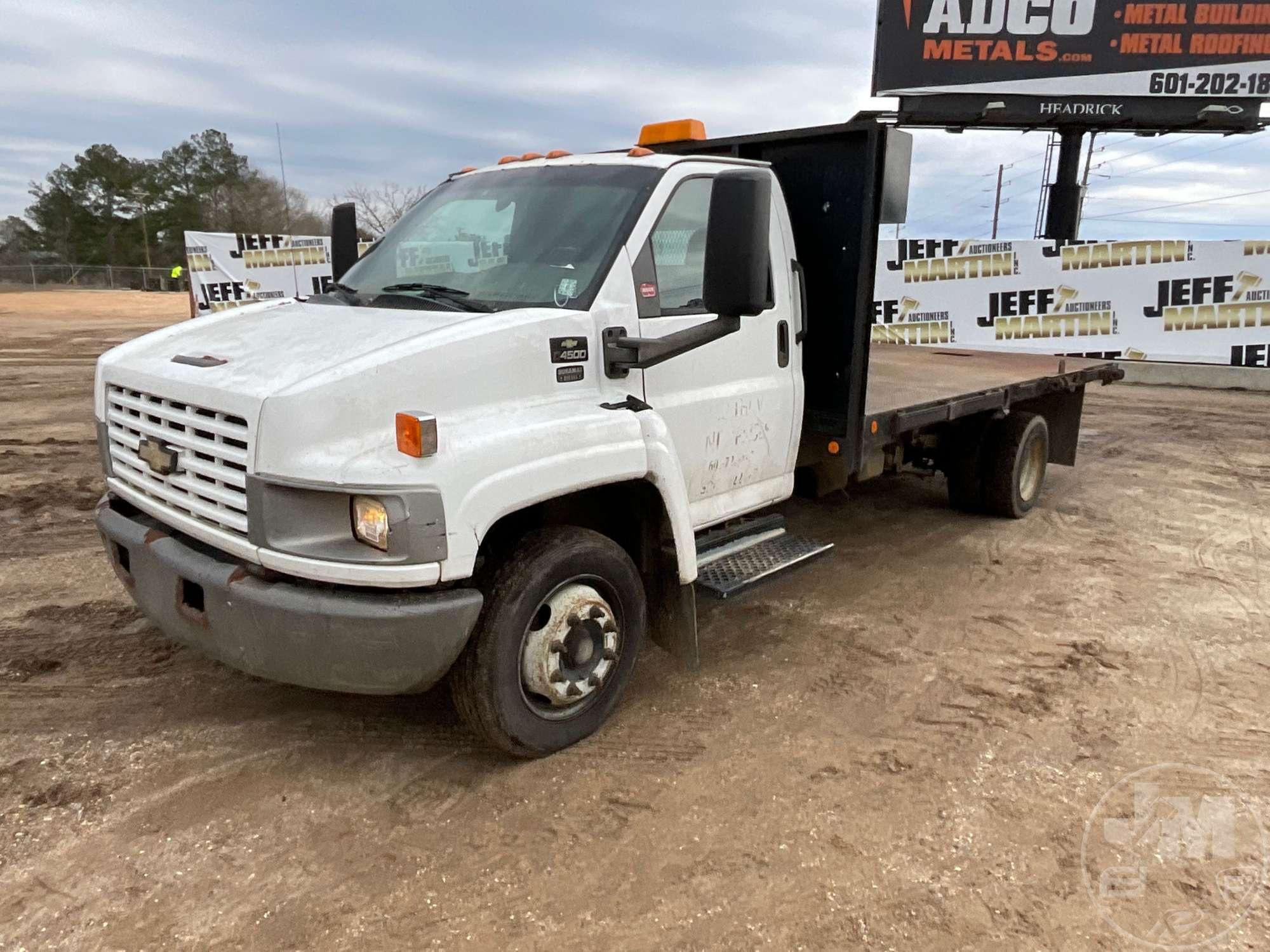 2006 CHEVROLET C4500 SINGLE AXLE REGULAR CAB FLATBED TRUCK VIN: 1GBE4C1236F402889