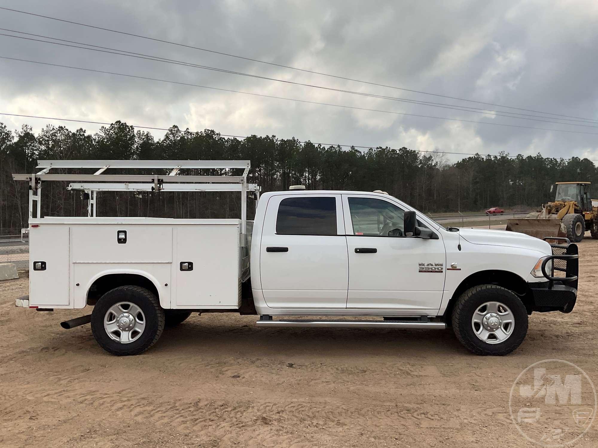 2014 RAM 3500 S/A UTILITY TRUCK VIN: 3C63R3GL0EG224352