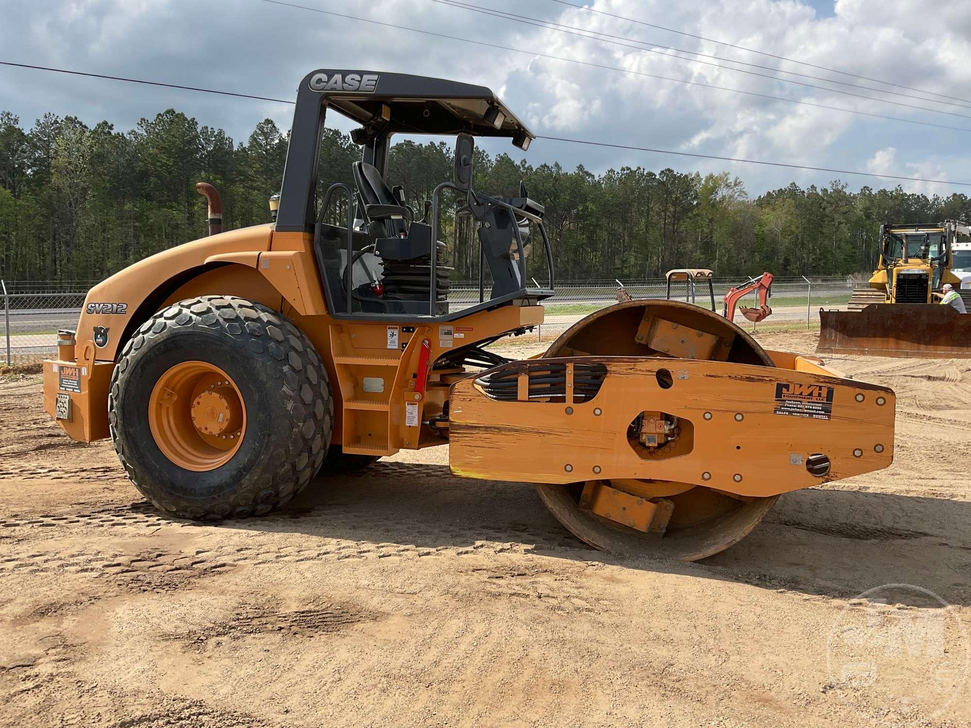 2015 CASE SV212 SINGLE DRUM VIBRATORY ROLLER SN: NFNTC3821