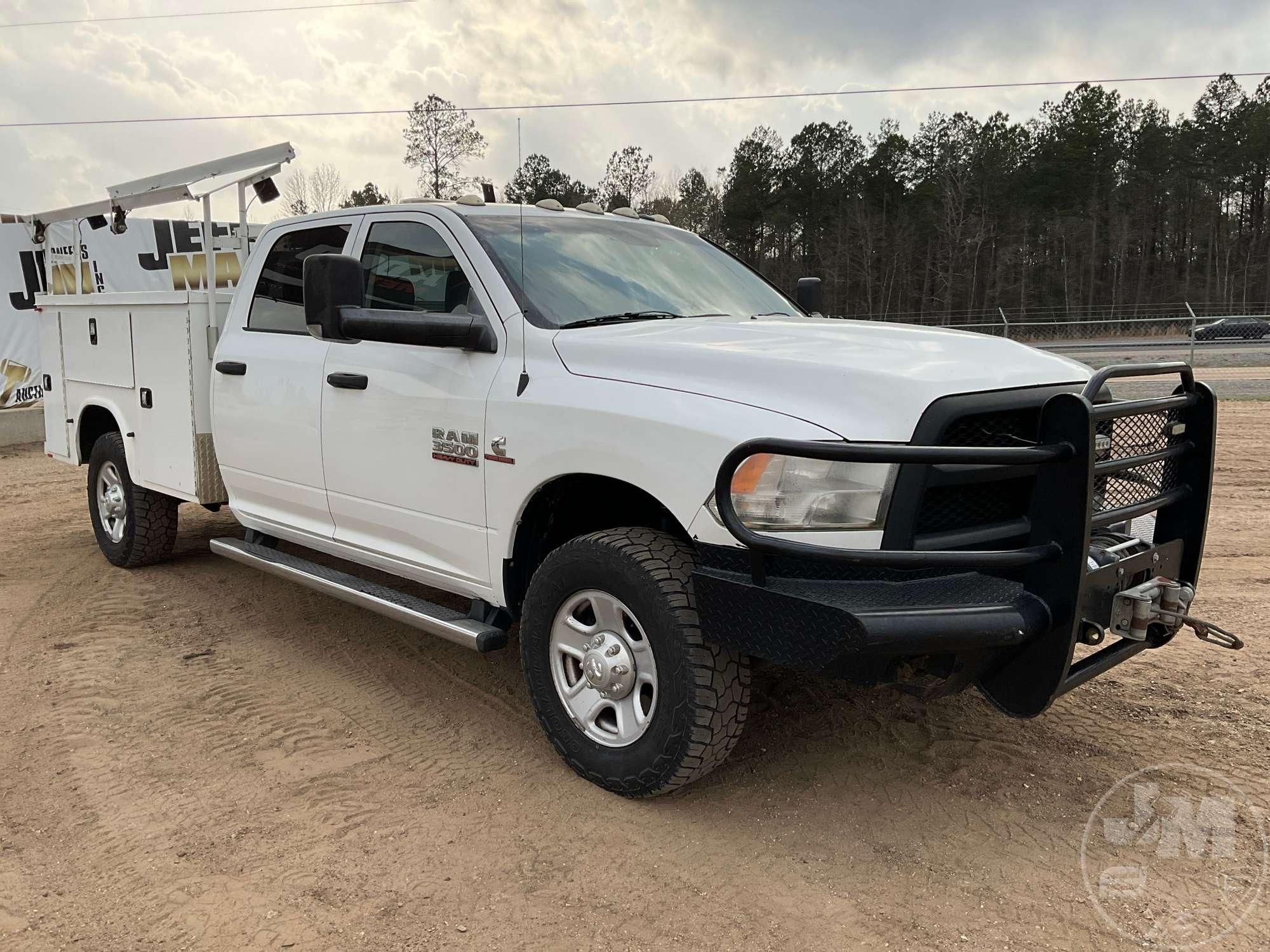 2014 RAM 3500 S/A UTILITY TRUCK VIN: 3C63R3GL0EG224352