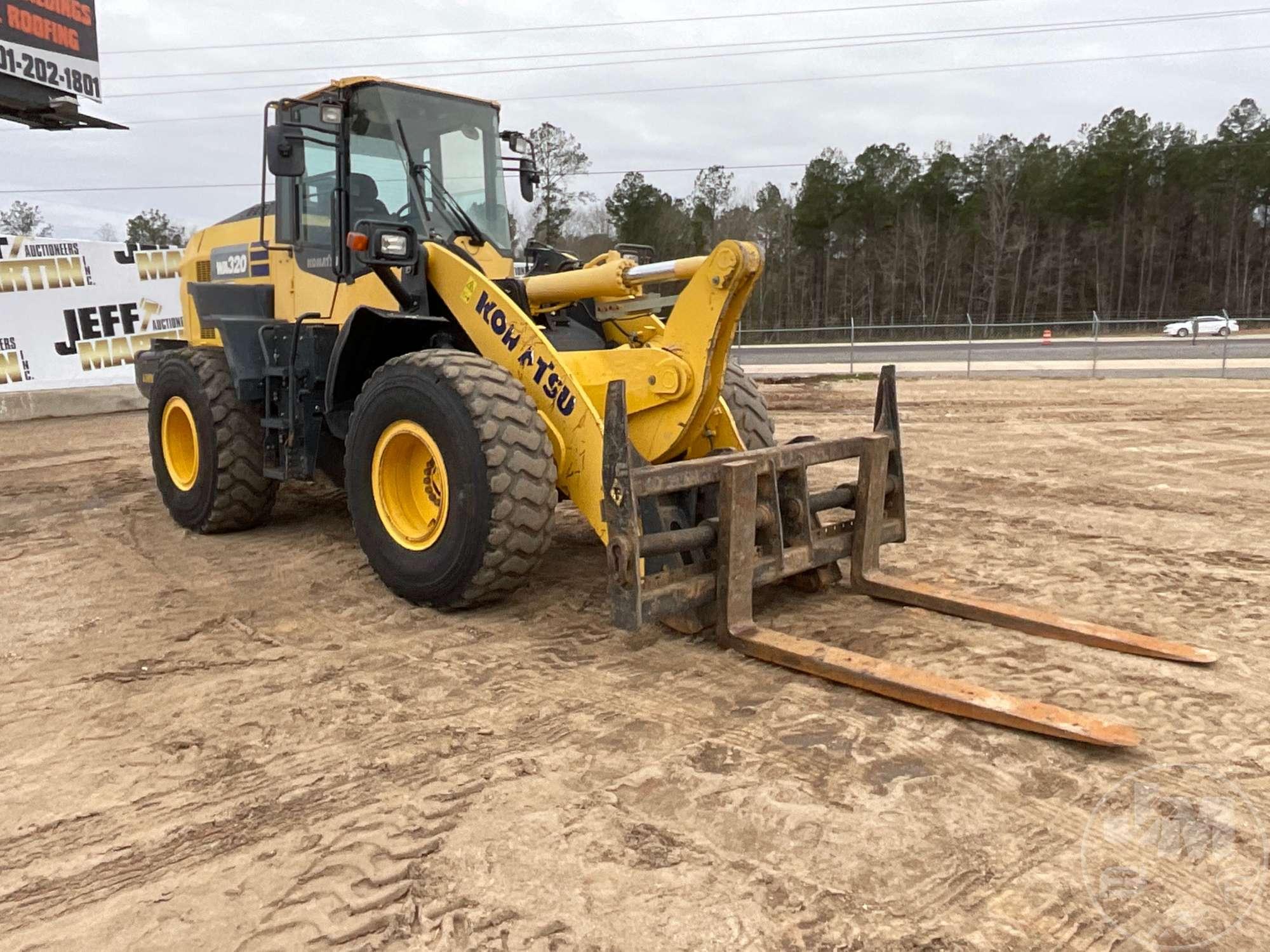 2017 KOMATSU WA320-8 WHEEL LOADER SN: A38110