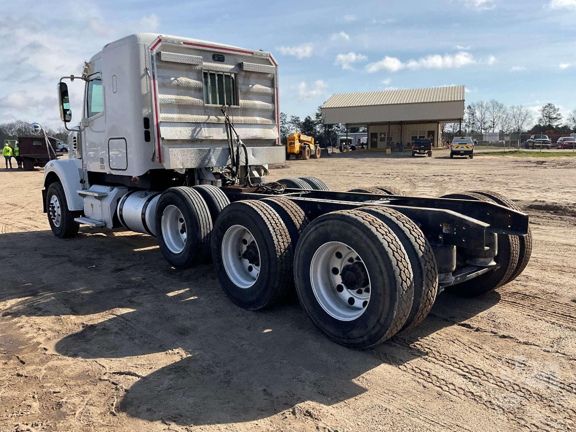 2016 FREIGHTLINER SD122 TRI AXLE TRUCK TRACTOR VIN: 3AKNGND61GDHR6445