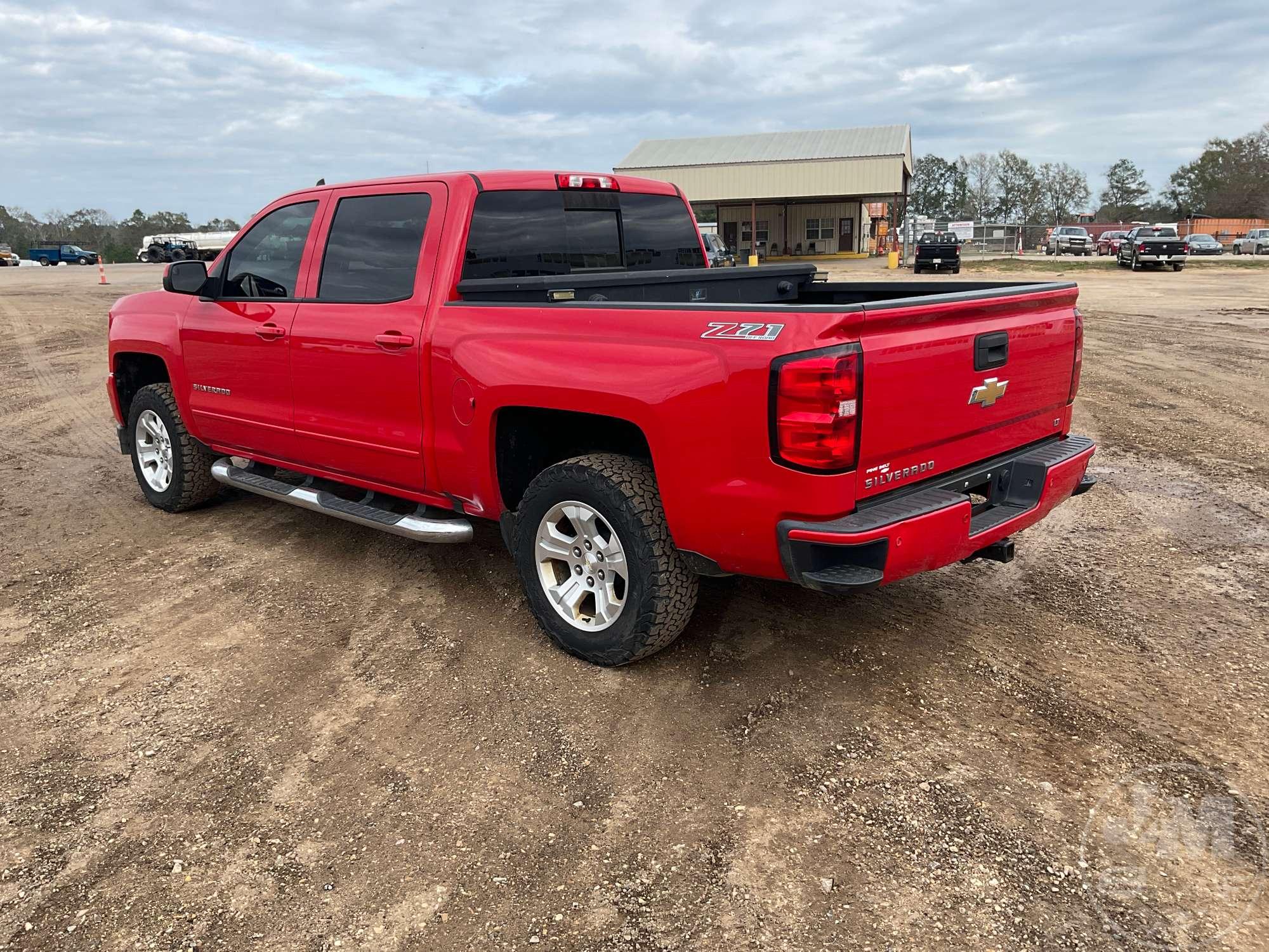 2017 CHEVROLET SILVERADO 1500 LT CREW CAB 4X4 PICKUP VIN: 3GCUKREC2HG241553