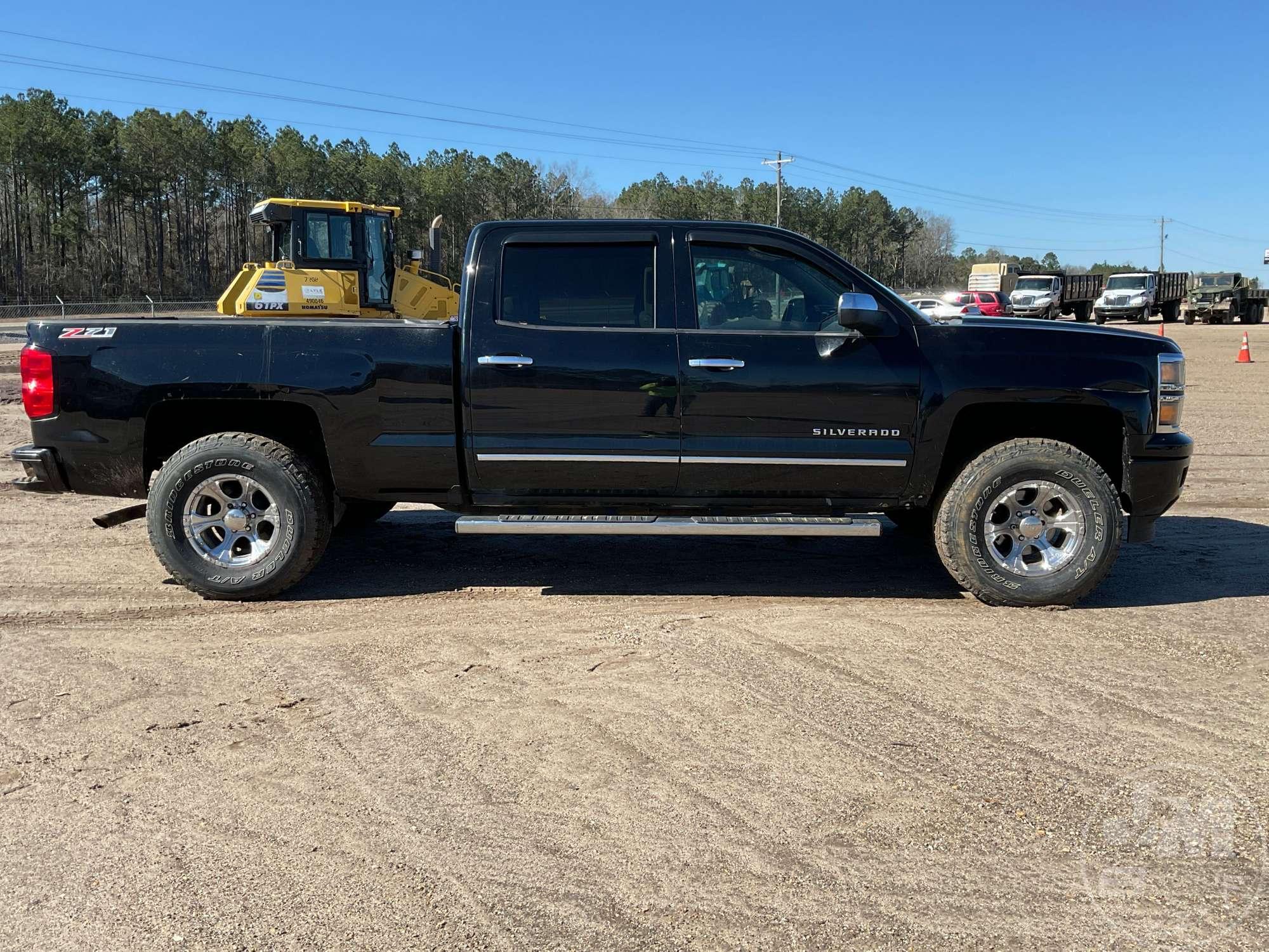 2014 CHEVROLET SILVERADO CREW CAB 4X4 PICKUP VIN: 3GCUKREC0EG193806