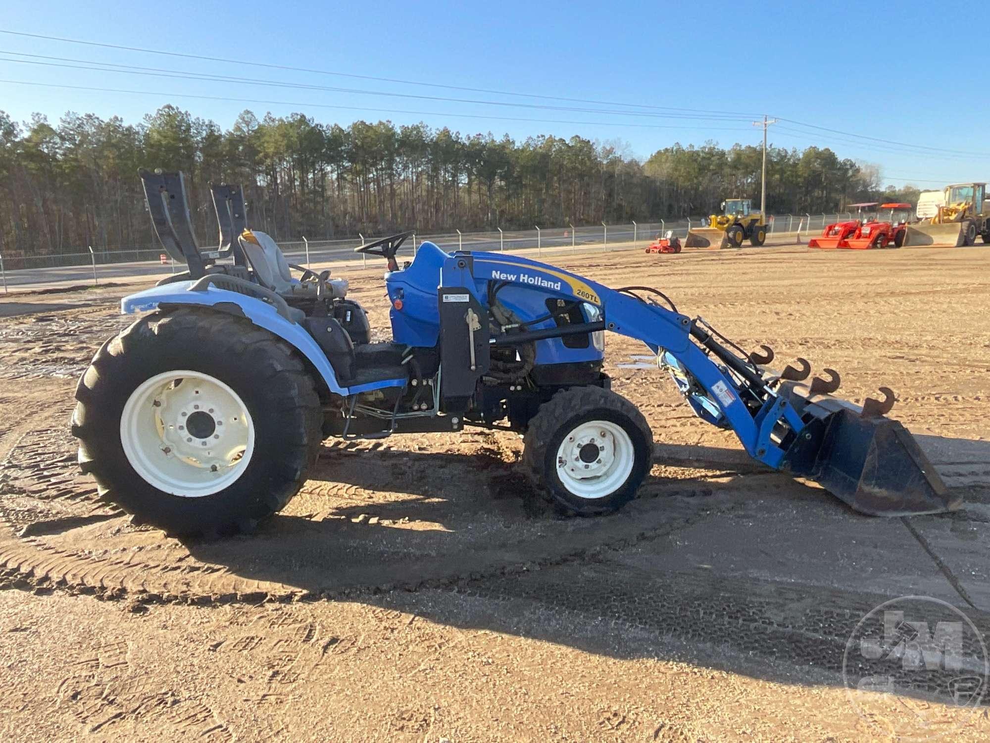 NEW HOLLAND BOOMER 3045 4X4 TRACTOR W/ LOADER SN: ZADB01279