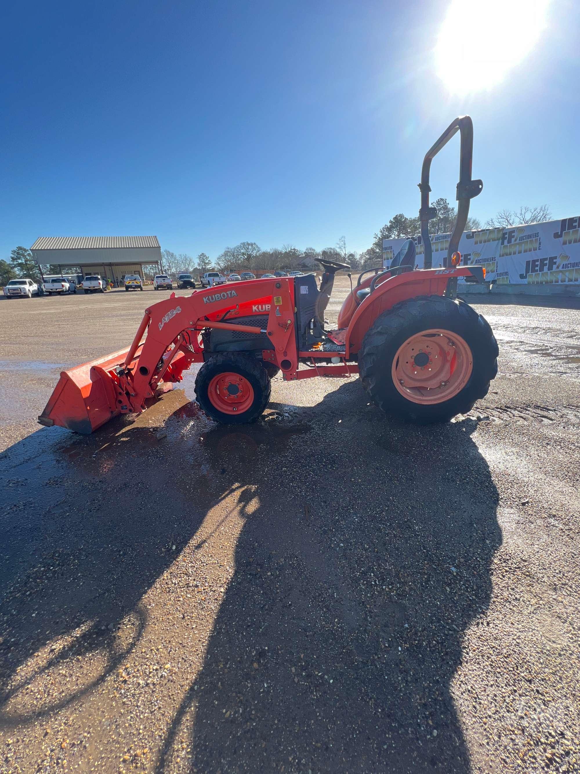 KUBOTA L3540D 4X4 TRACTOR W/ LOADER SN: 30327