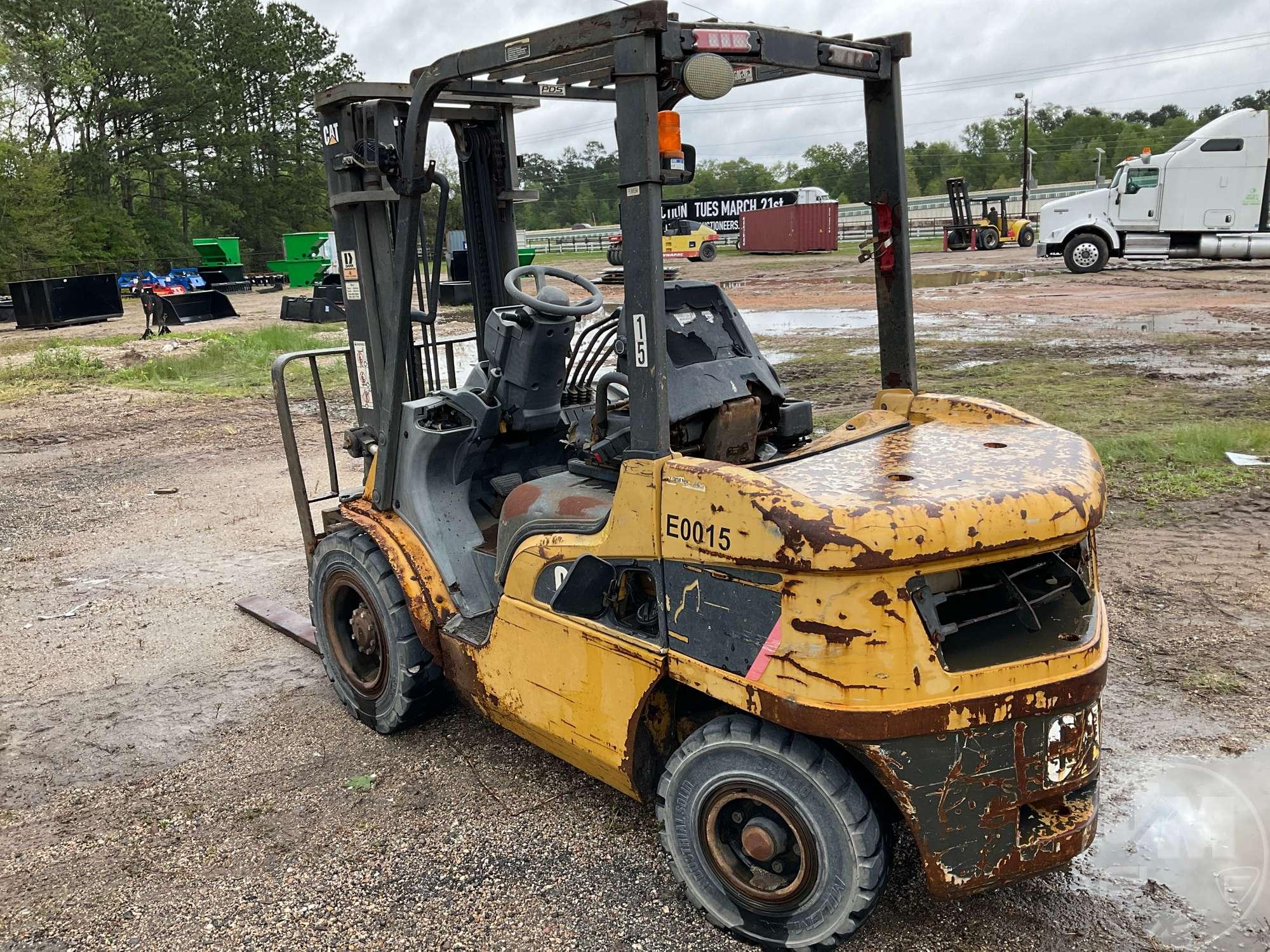 CATERPILLAR P-6000D FORKLIFT SN: AT14E20269