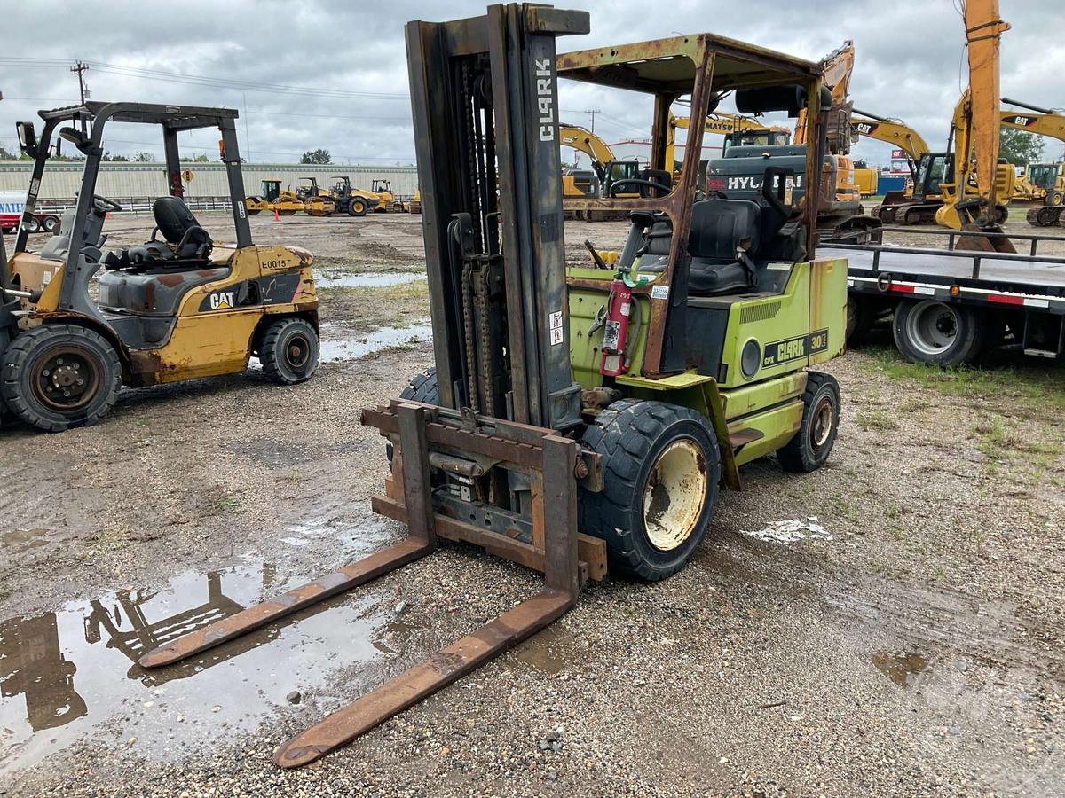 CLARK GPX30E FORKLIFT