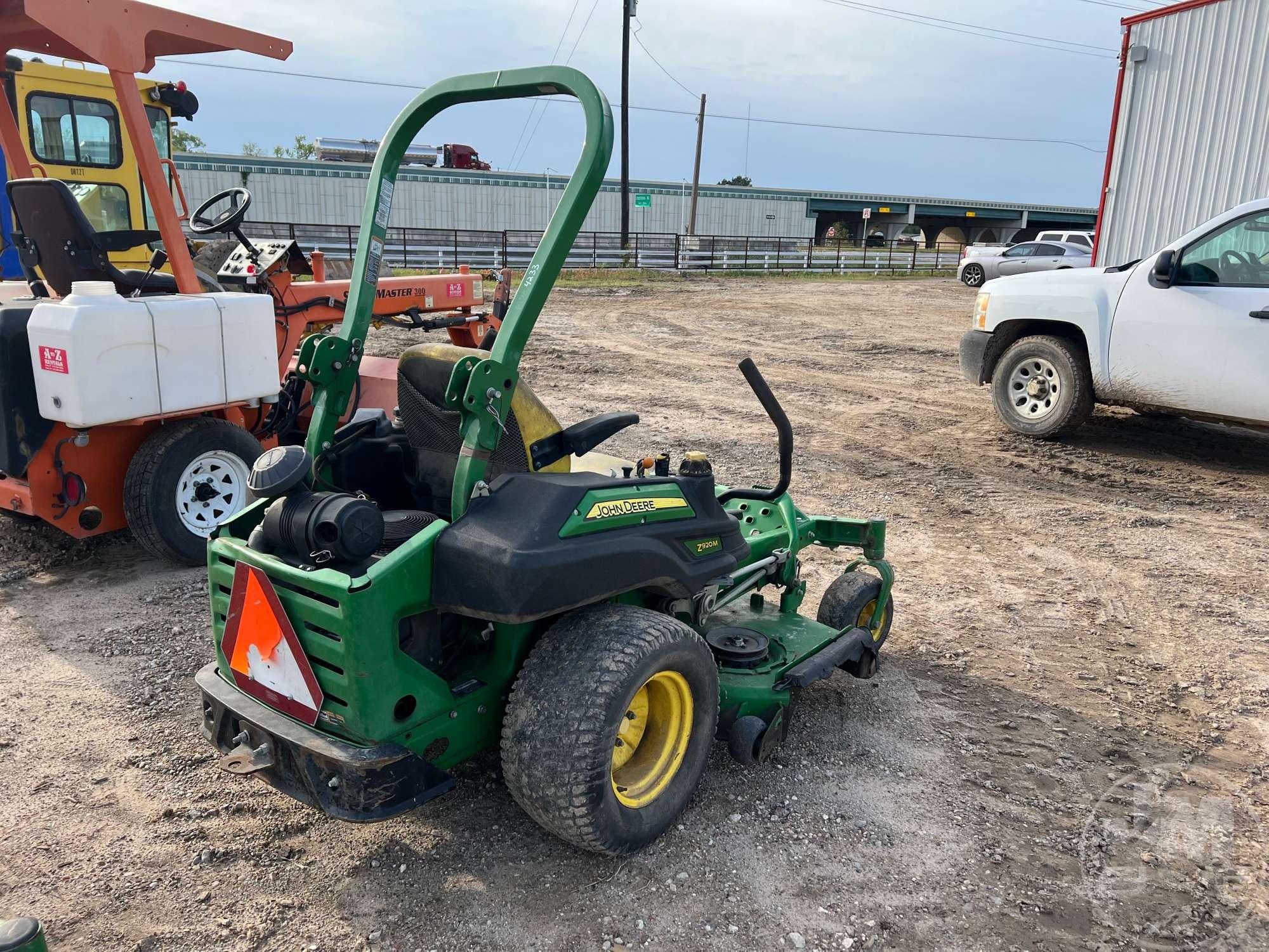 2013 JOHN DEERE Z920M ZERO TURN SN: 1TC920MCCDT011930