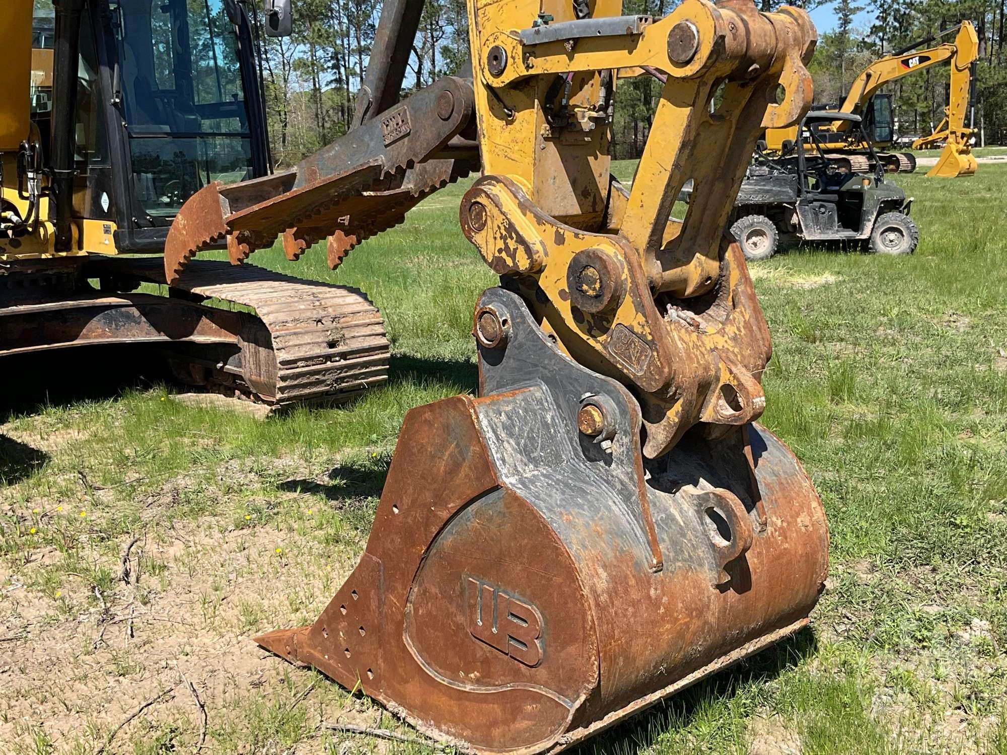 2017 CATERPILLAR 323FL HYDRAULIC EXCAVATOR SN: CAT0323FJXC10087