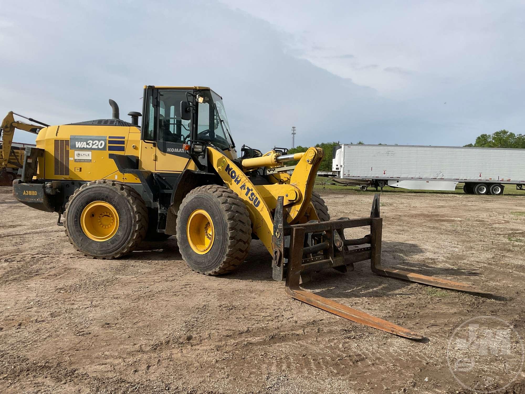 2017 KOMATSU WA320-8 WHEEL LOADER SN: A38110