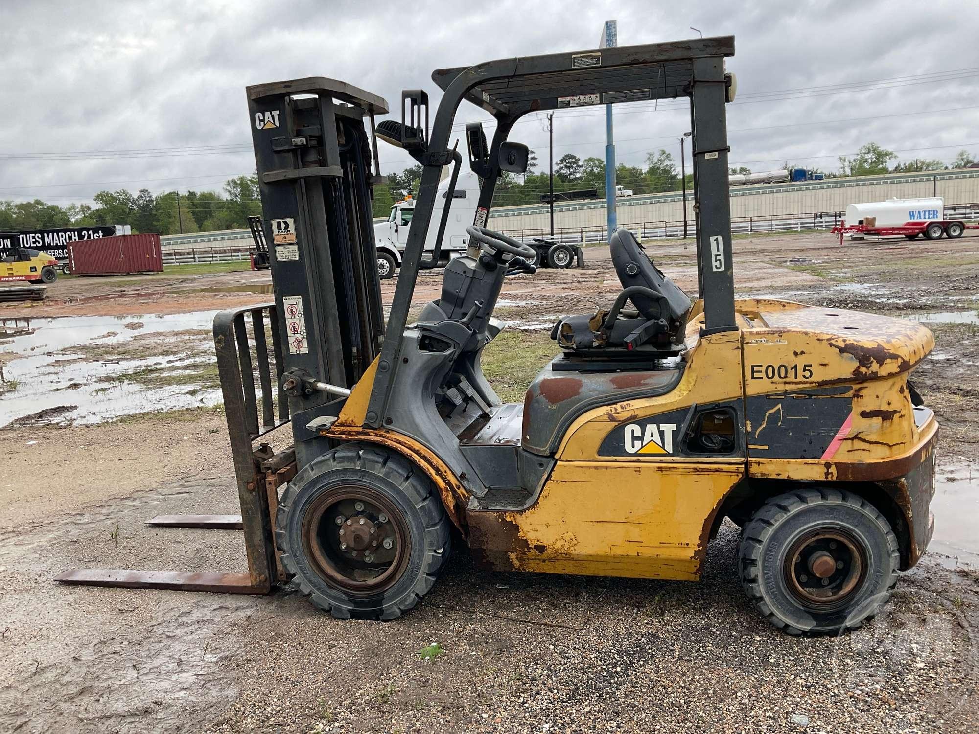 CATERPILLAR P-6000D FORKLIFT SN: AT14E20269