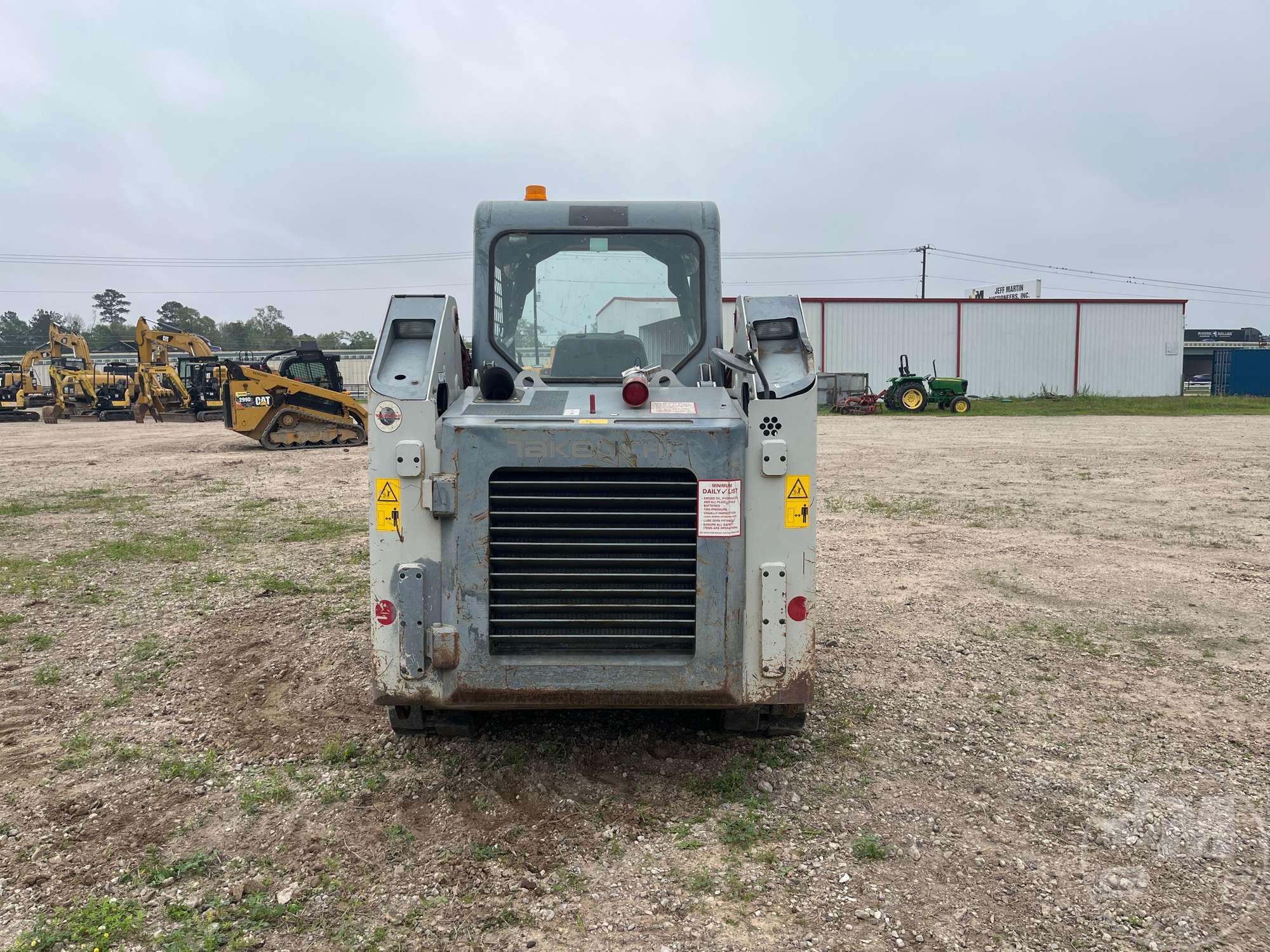 2017 TAKEUCHI MODEL TL8 MULTI TERRAIN LOADER SN: 200805175