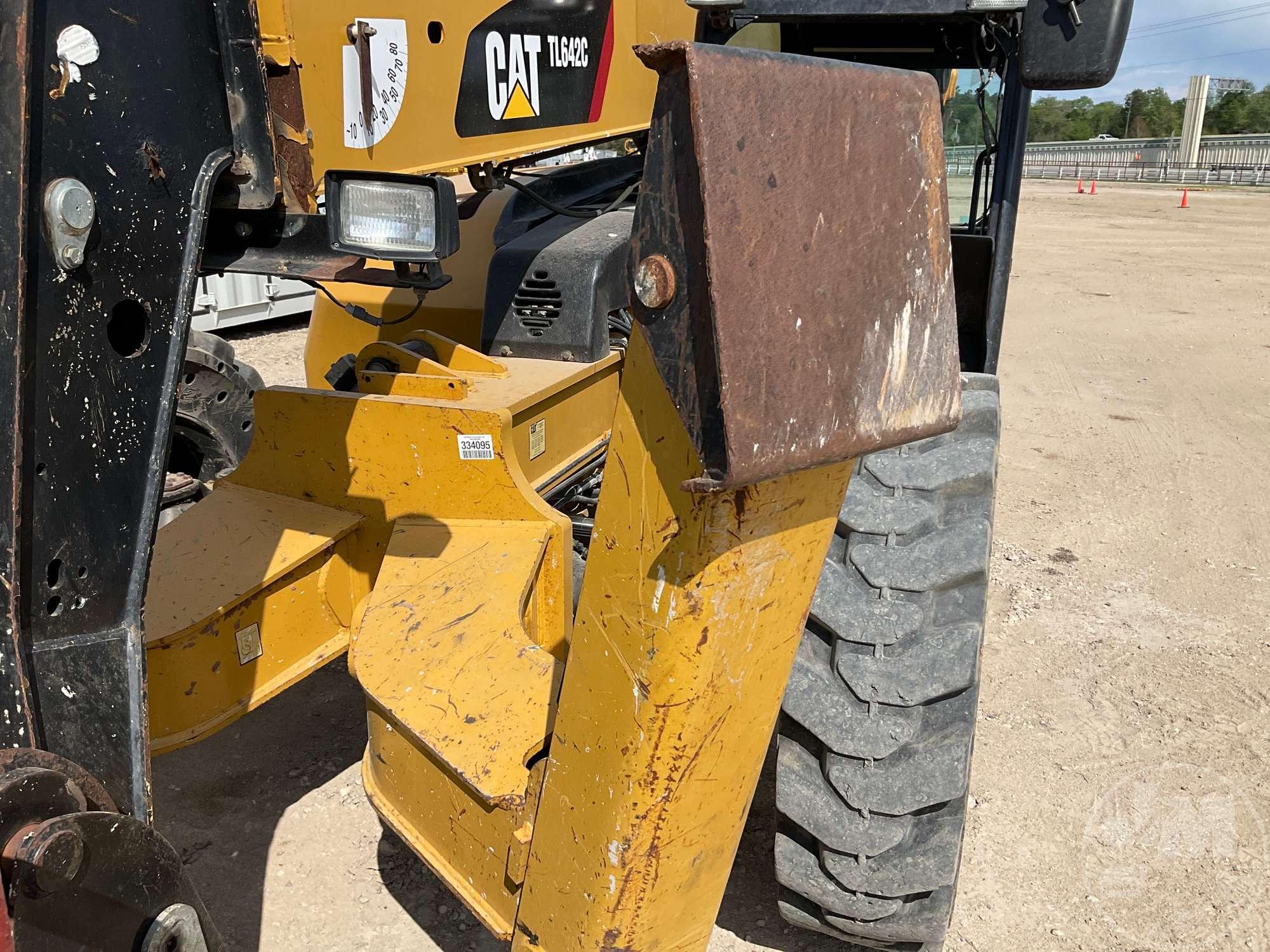 2015 CATERPILLAR TL642C TELESCOPIC FORKLIFT SN: 0THG01472