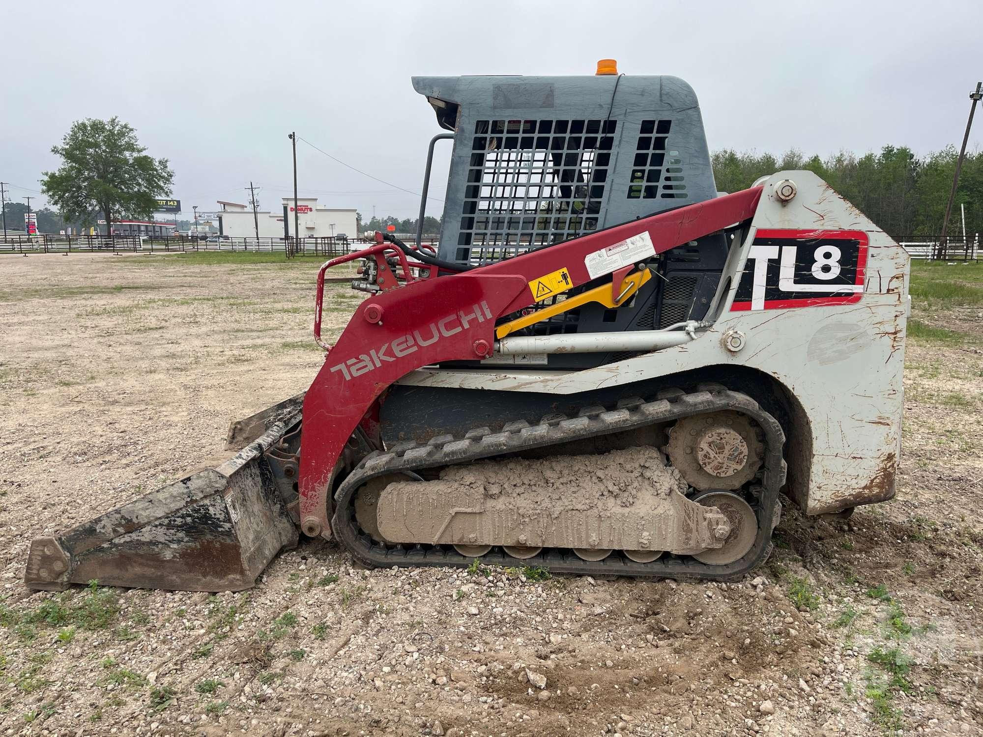 2017 TAKEUCHI MODEL TL8 MULTI TERRAIN LOADER SN: 200805175