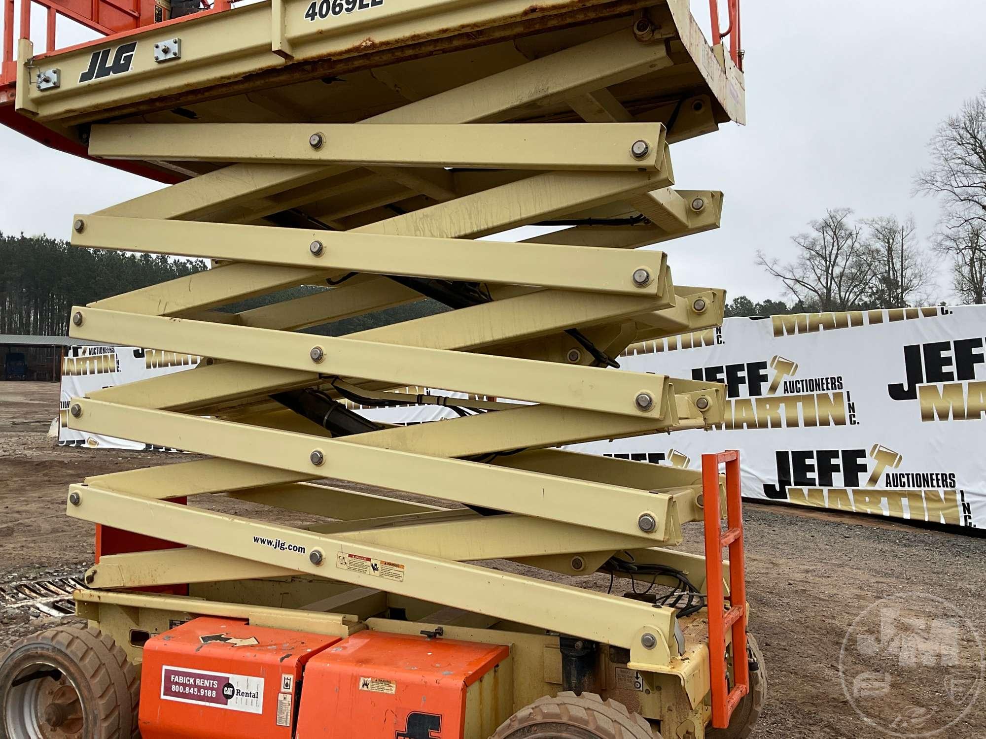 2015 JLG 4069LE 40’...... SCISSOR LIFT SN: 0200241204