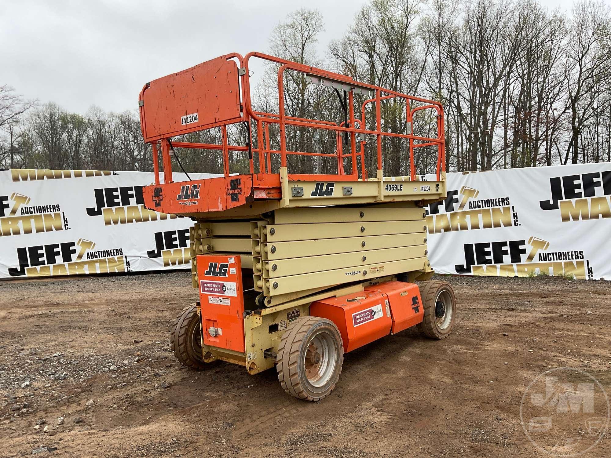 2015 JLG 4069LE 40’...... SCISSOR LIFT SN: 0200241204