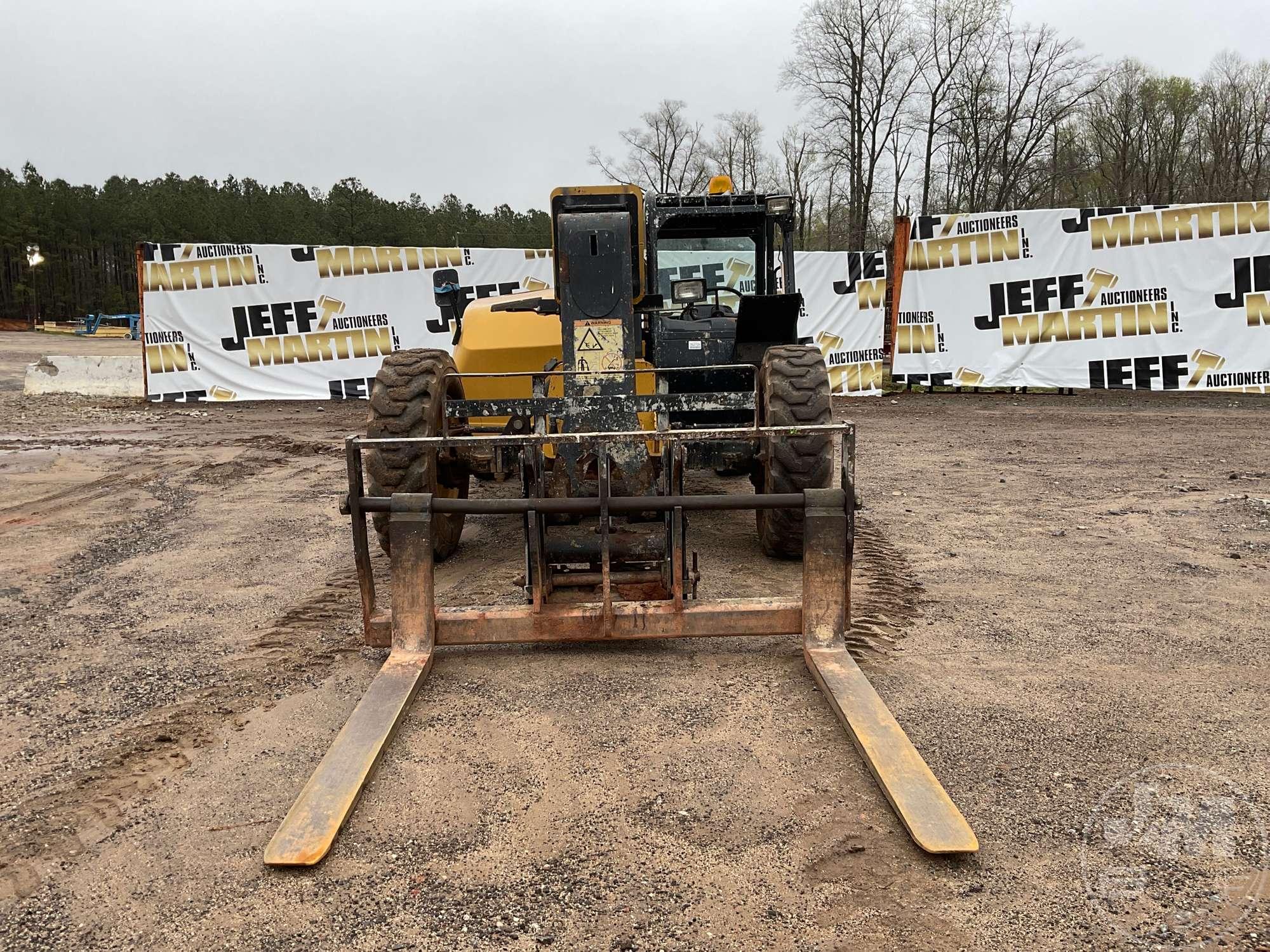 2013 CATERPILLAR TL642C TELESCOPIC FORKLIFT SN: THG00386