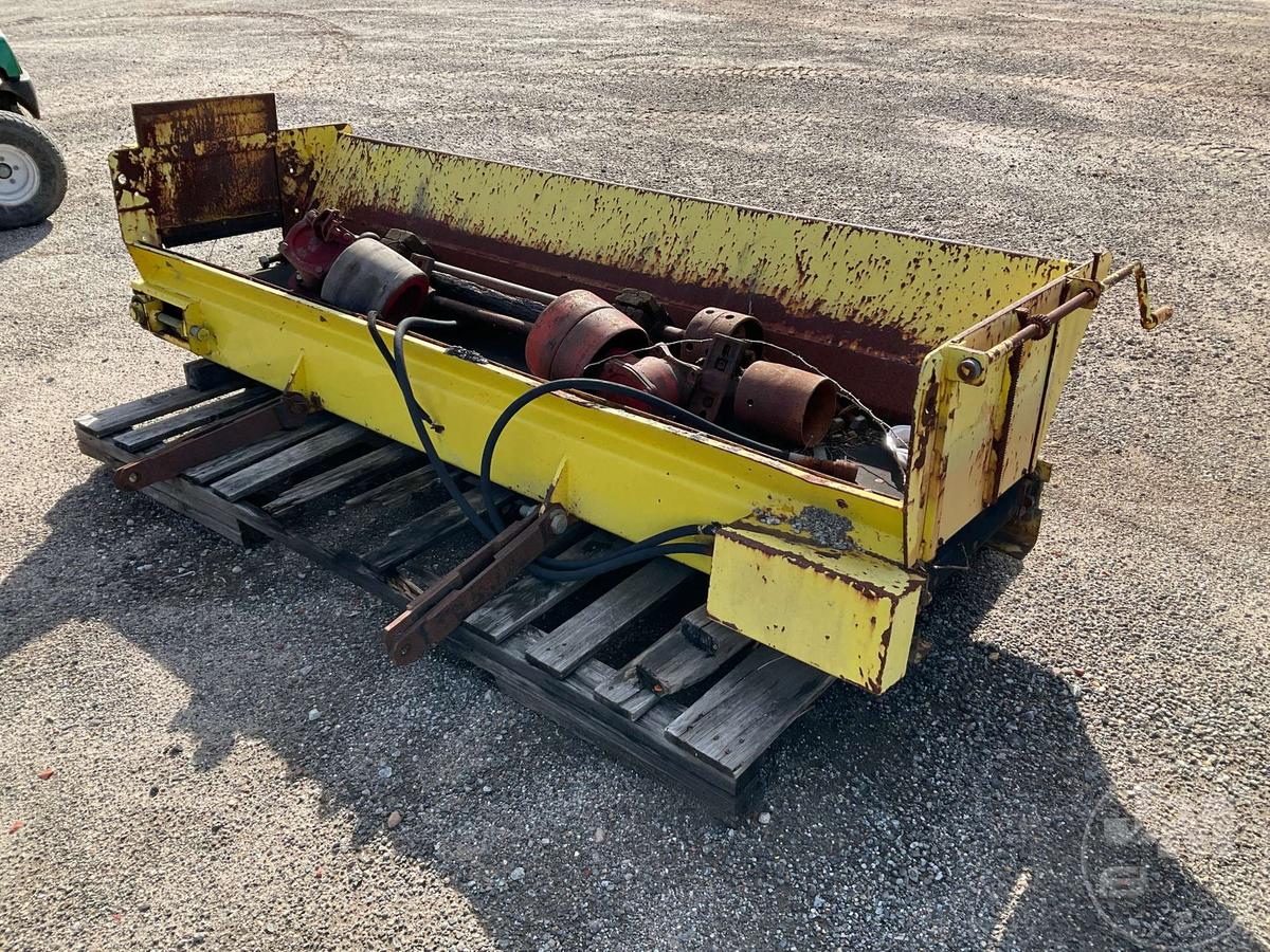 HYDRAULIC SAND SPREADER FOR DUMP TRUCK AND PARTS FOR TRACTOR