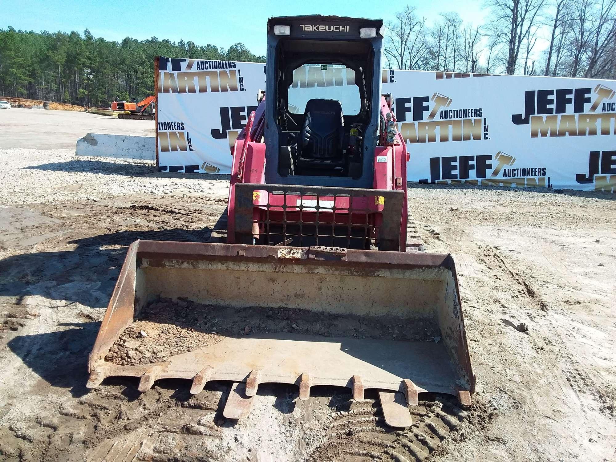 2015 TAKEUCHI MODEL TL10 MULTI TERRAIN LOADER SN: 201001872 CAB