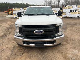 2017 FORD F-350 XL SINGLE AXLE CREW CAB FLATBED TRUCK VIN: 1FD8W3G60HEB24874