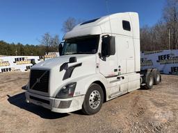 2015 VOLVO TRUCK VNL TANDEM AXLE TRUCK TRACTOR VIN: 4V4NC9EG6FN178356