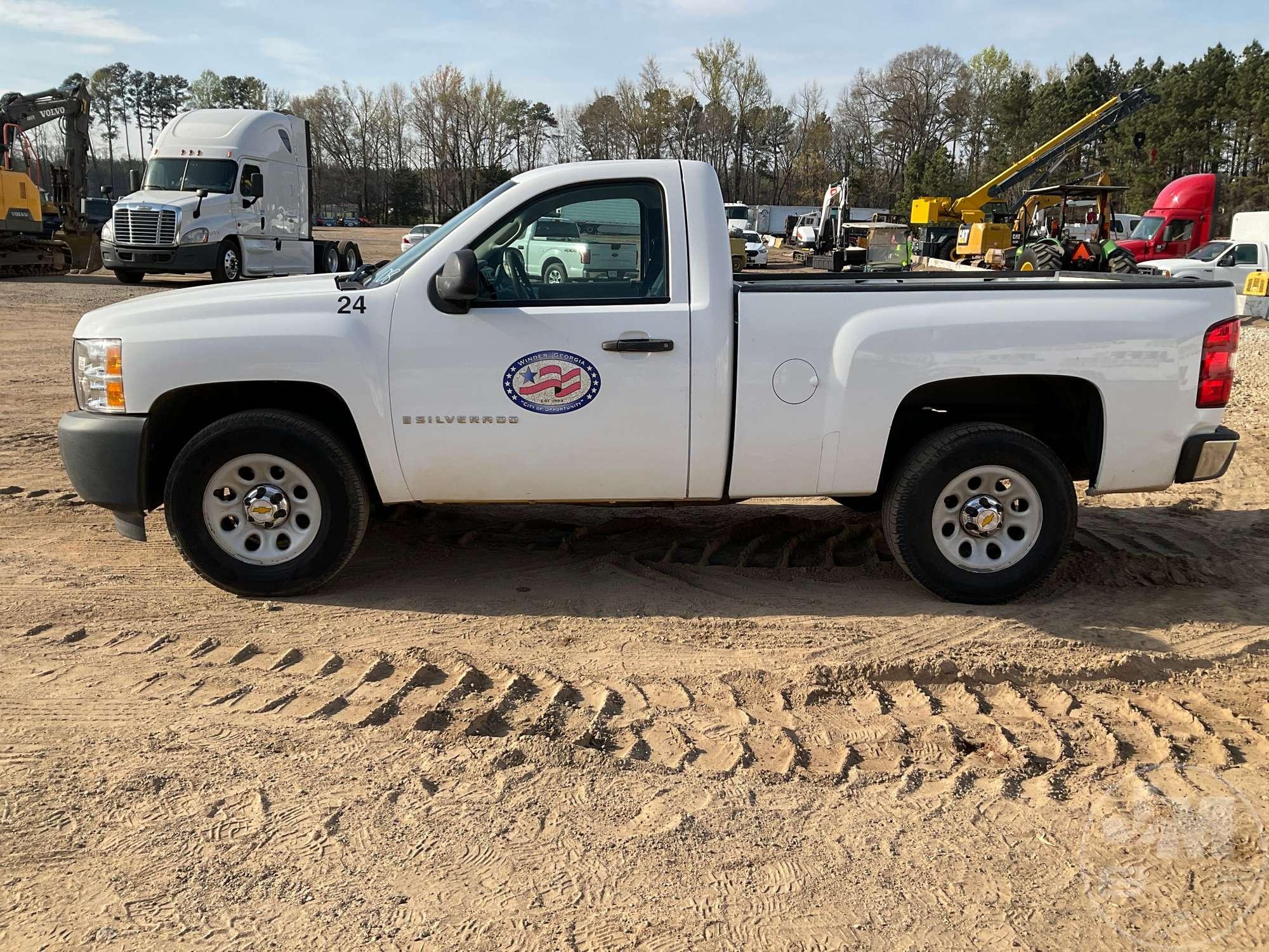 2008 CHEVROLET SILVERADO REGULAR CAB PICKUP VIN: 1GCEC14C18Z256212