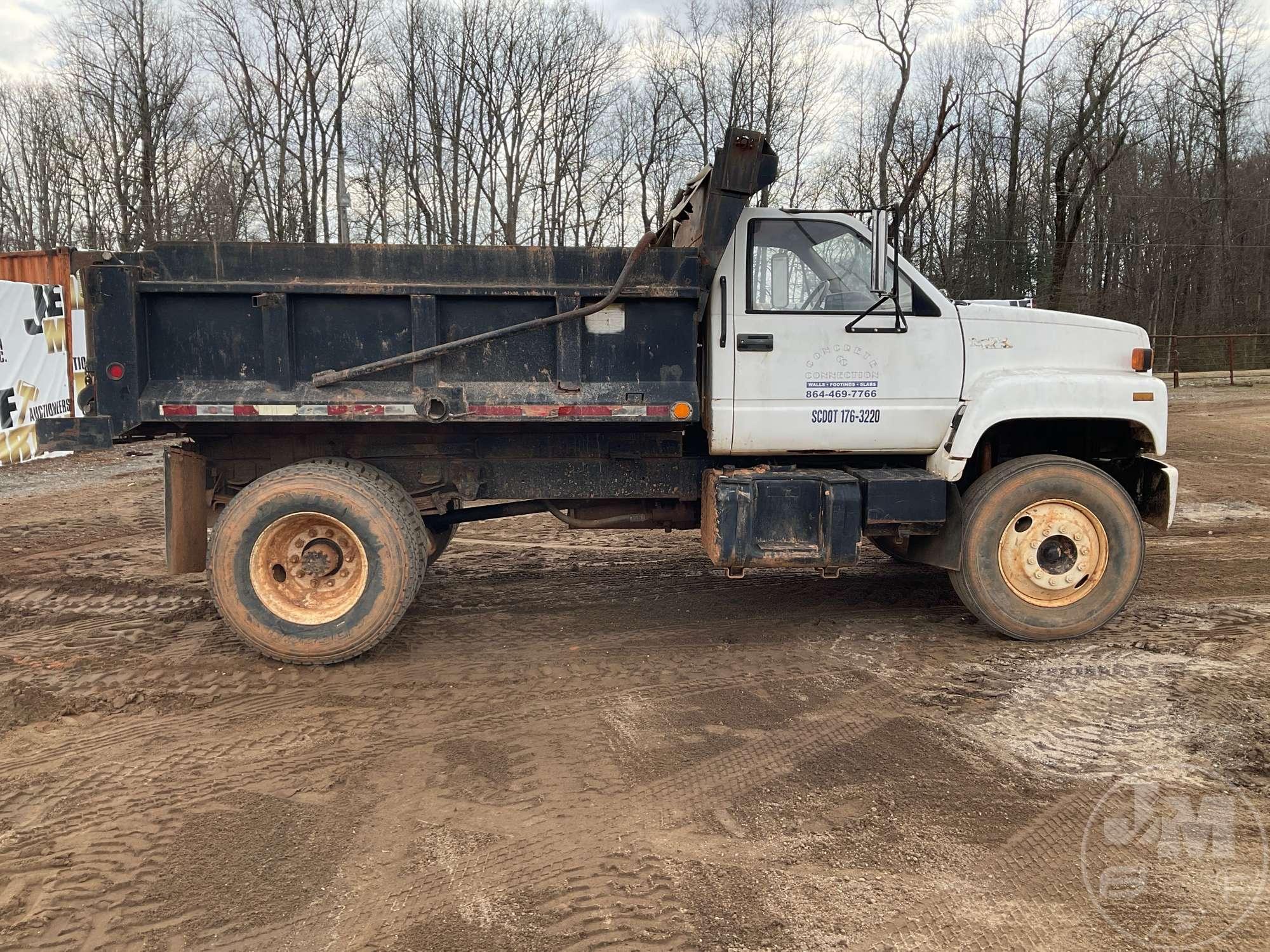 1995 GMC C7 SINGLE AXLE DUMP TRUCK VIN: 1GDM7H1J8SJ507613