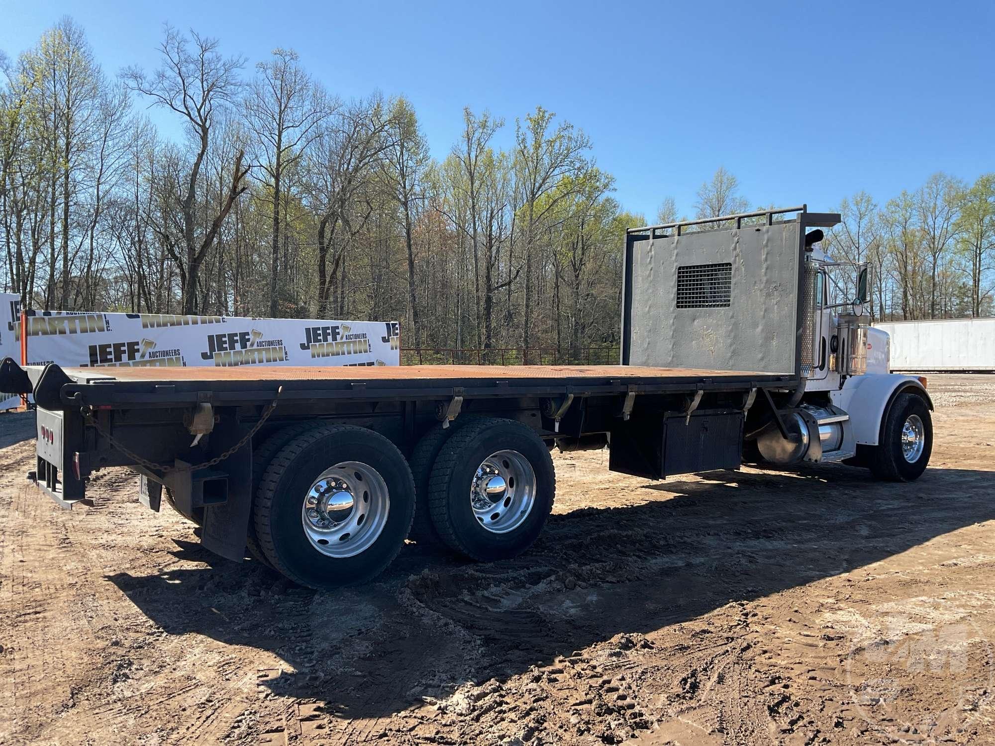 2004 PETERBILT 357 TANDEM AXLE FLATBED TRUCK VIN: 1NPALB0X74D812939