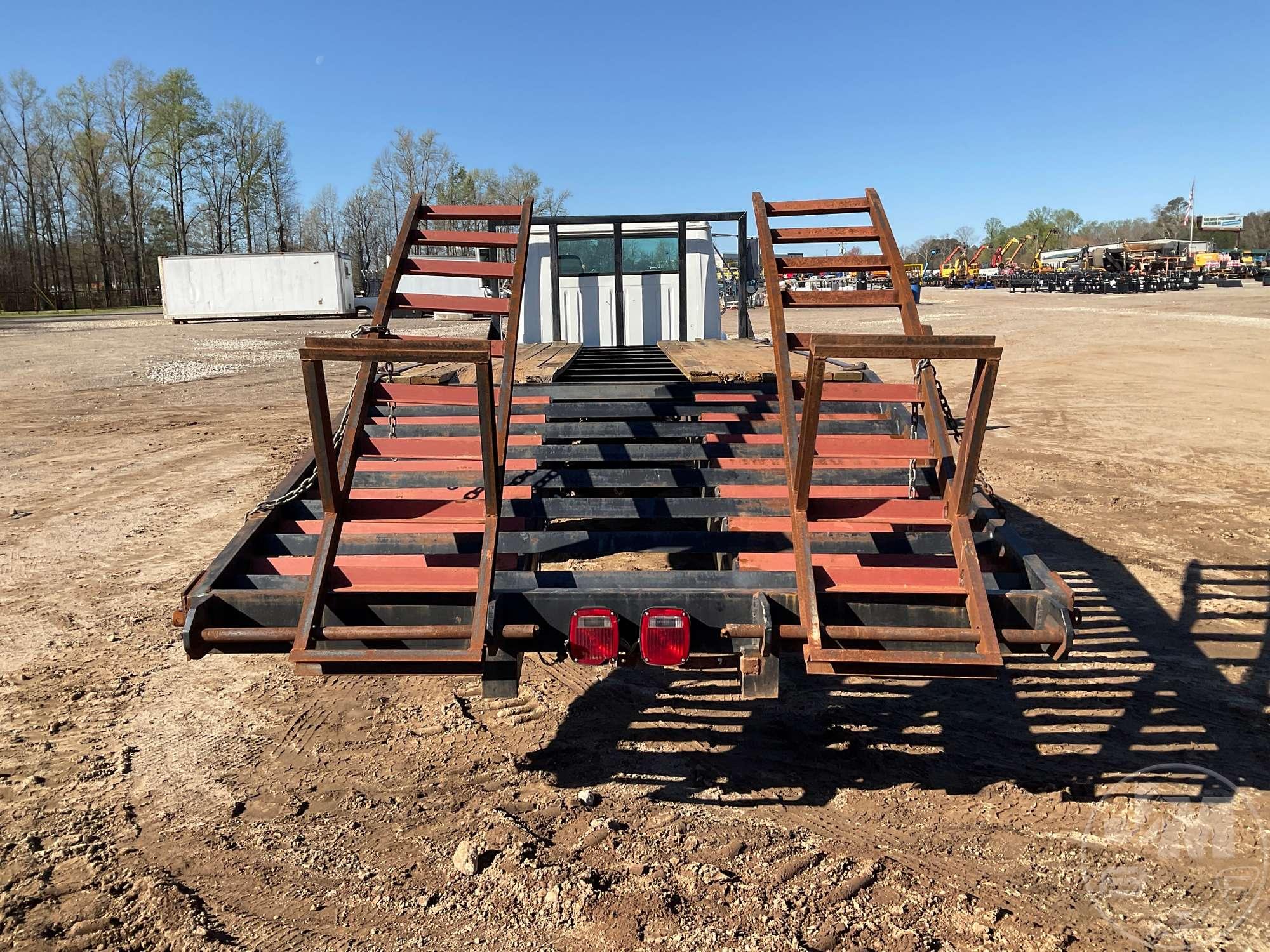 1998 INTERNATIONAL 4700 SINGLE AXLE REGULAR CAB FLATBED TRUCK VIN: 1HTSCAAM6WH526119