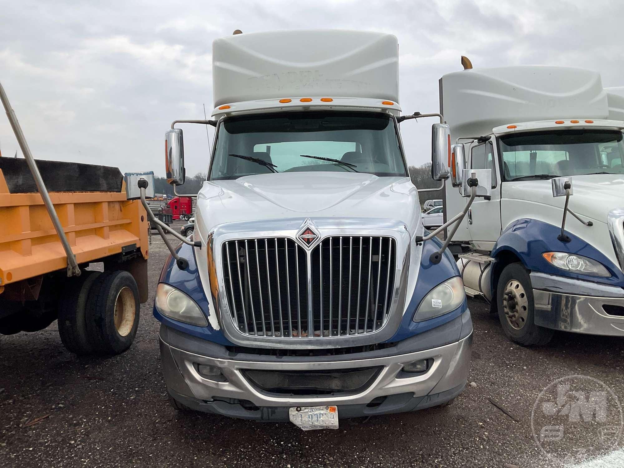 2014 INTERNATIONAL LF687 VIN: 1HSDJSJR0EH027853 T/A DAY CAB TRUCK TRACTOR