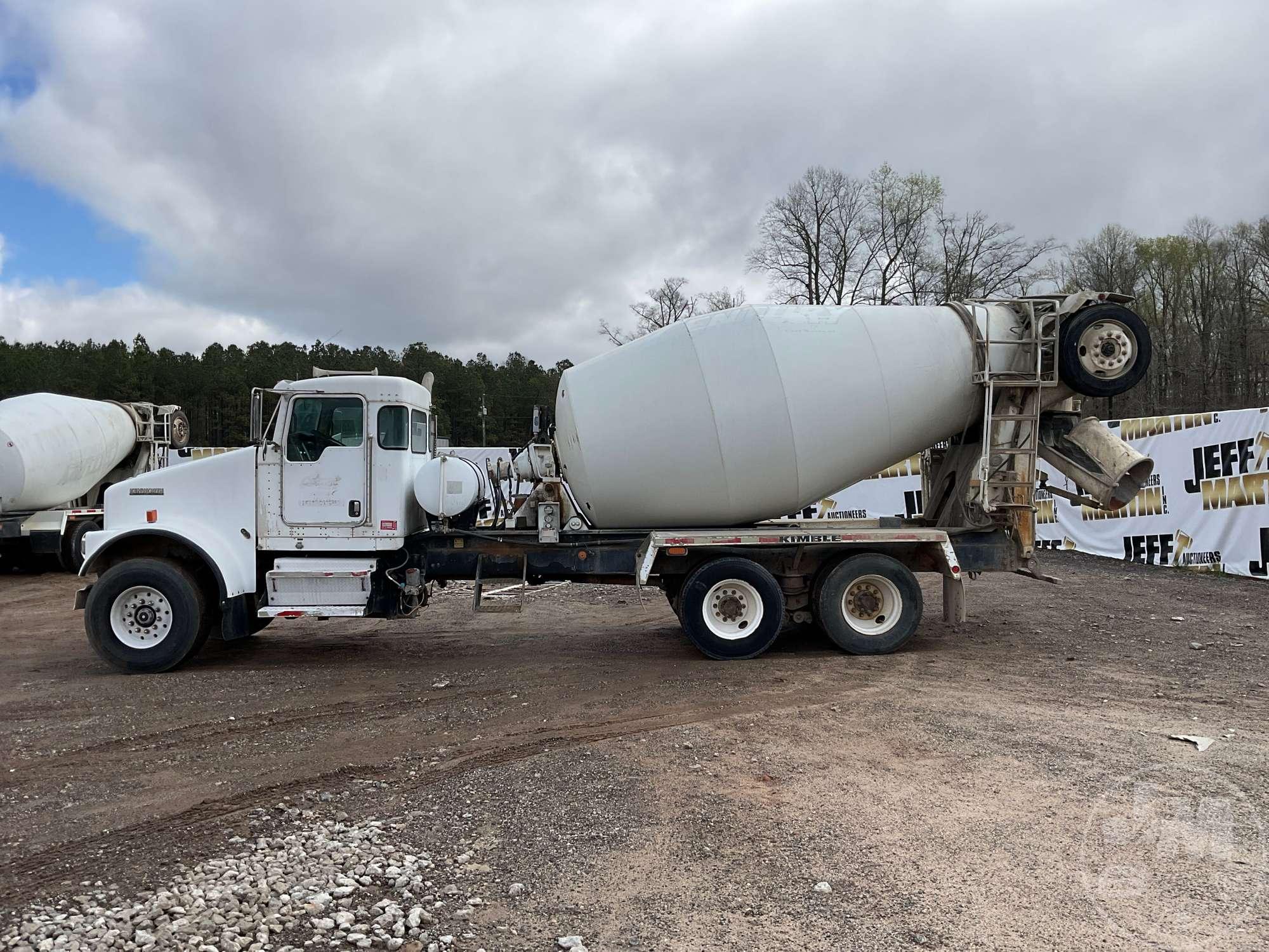 2007 KENWORTH W9 SERIES TANDEM AXLE REAR DISCHARGE MIXER TRUCK VIN: 1NKWL00X77J170003