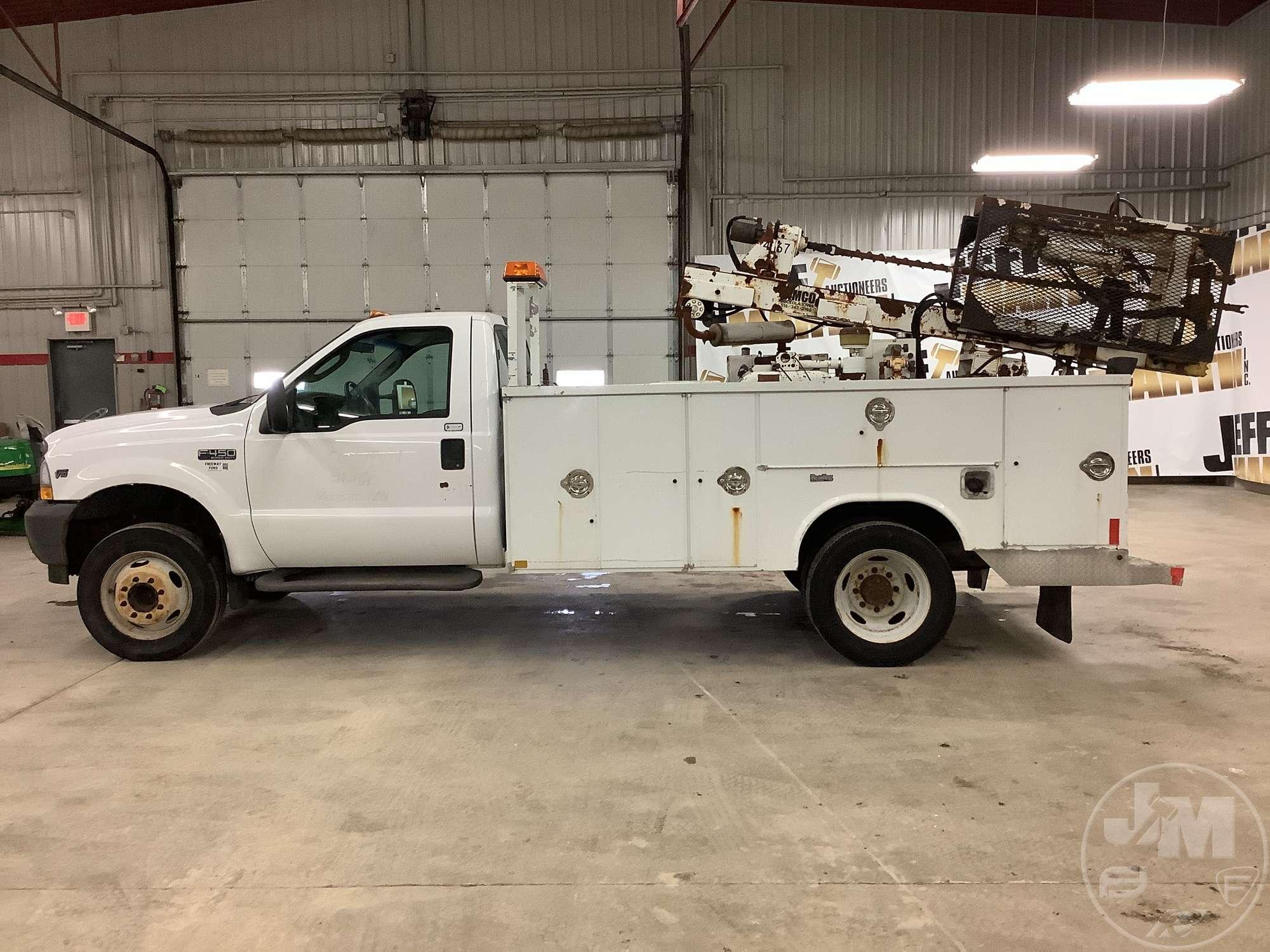 2004 FORD F-450 S/A UTILITY TRUCK VIN: 1FDXF46S84EE07680