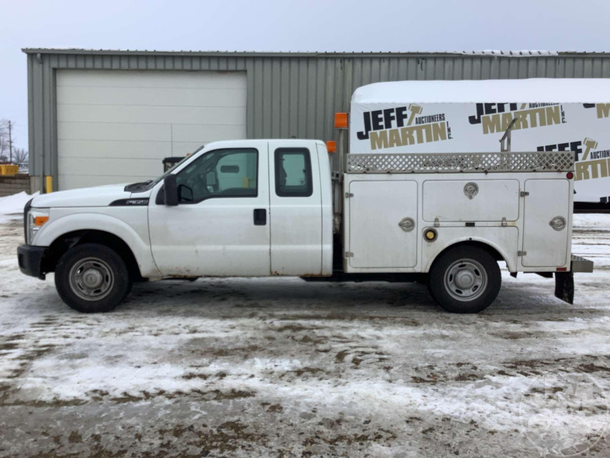 2012 FORD F-350 S/A UTILITY TRUCK VIN: 1FT8X3A67CEC56498