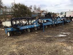 KINZE 3140 12 ROW PLANTER