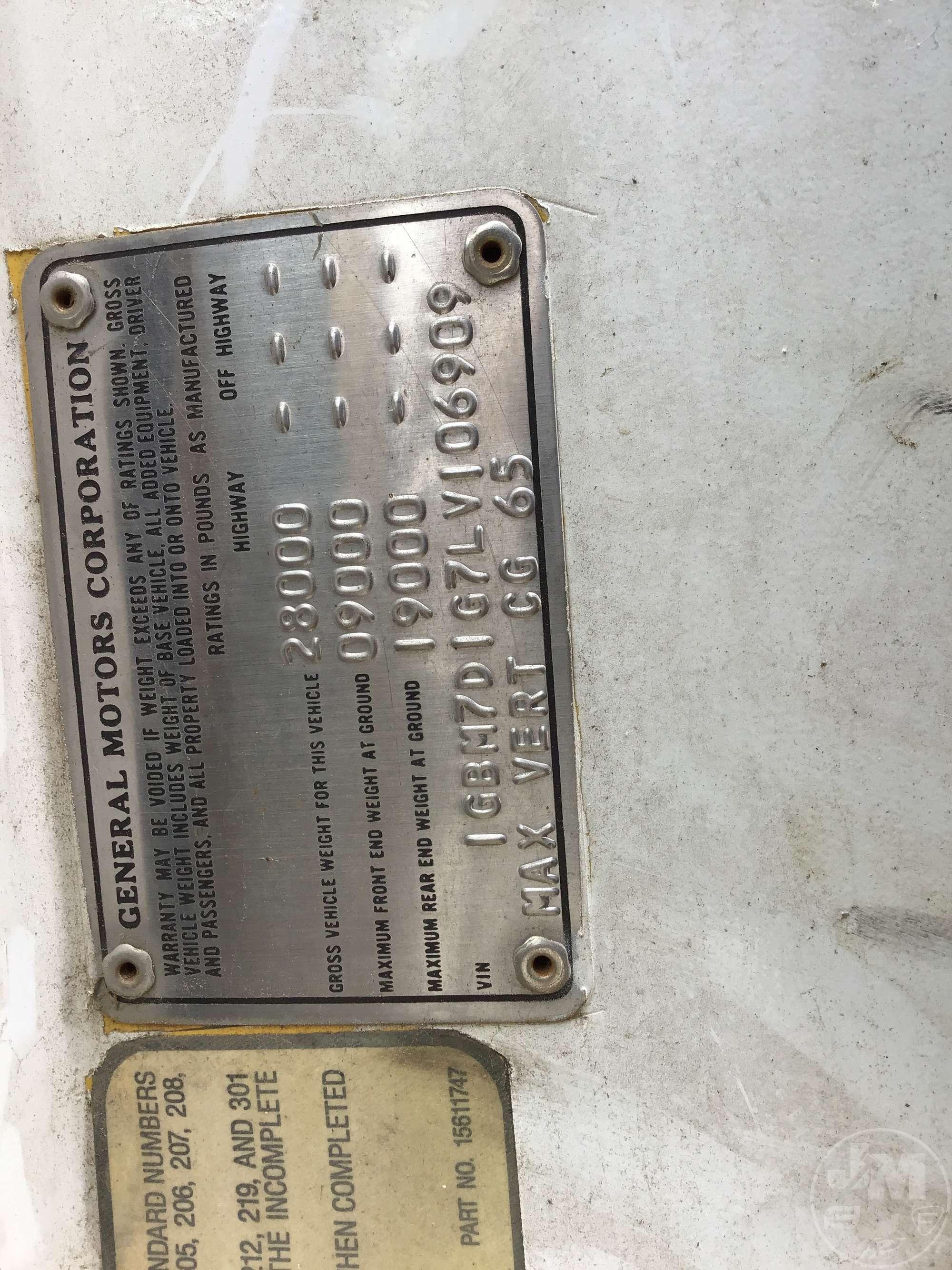 1990 CHEVROLET C7 SINGLE AXLE REGULAR CAB FLATBED TRUCK VIN: 1GBM7D1G7LV106909