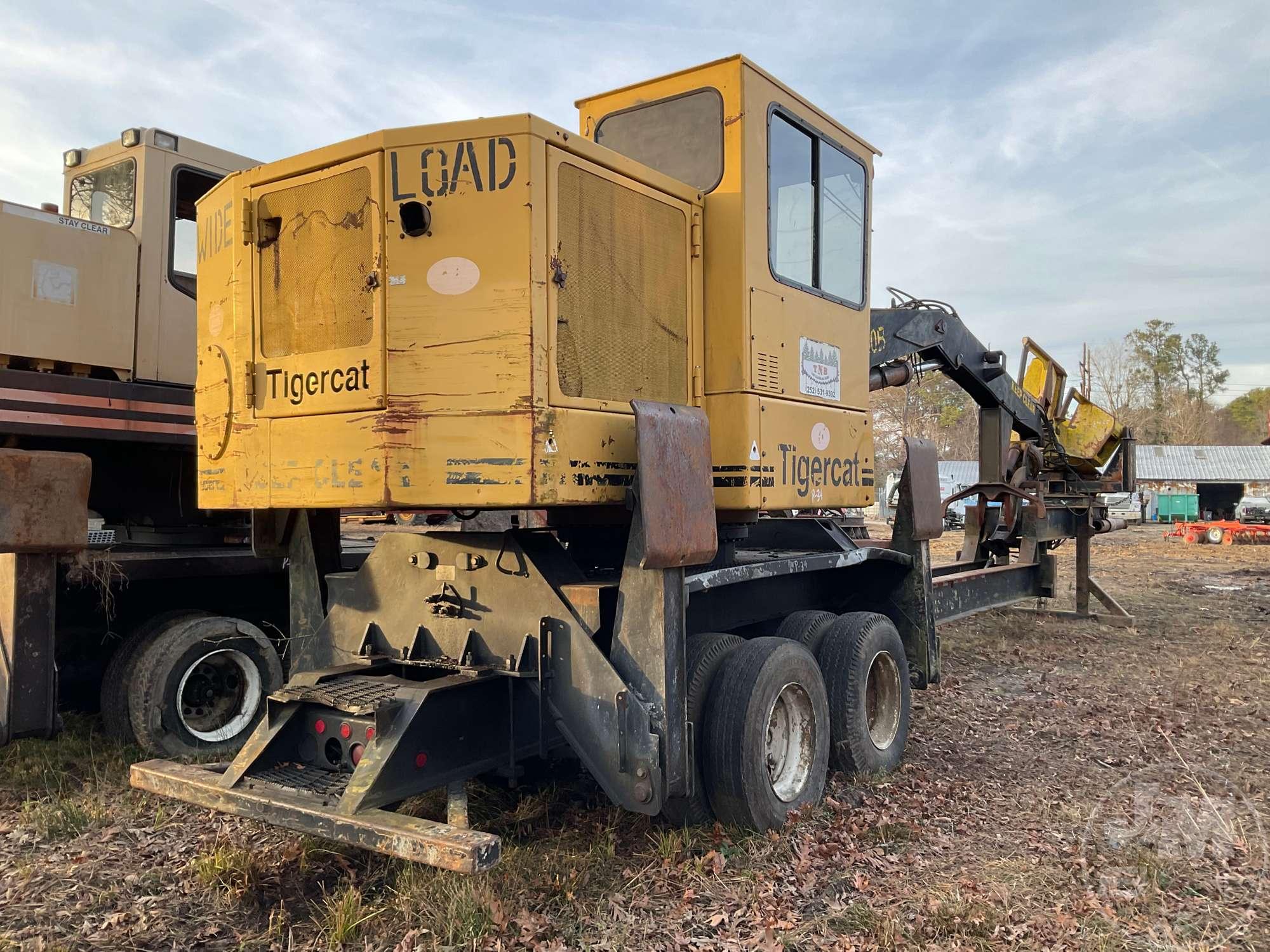 2004 TIGERCAT  230B SN: 2300902 KNUCKLE BOOM LOG LOADER