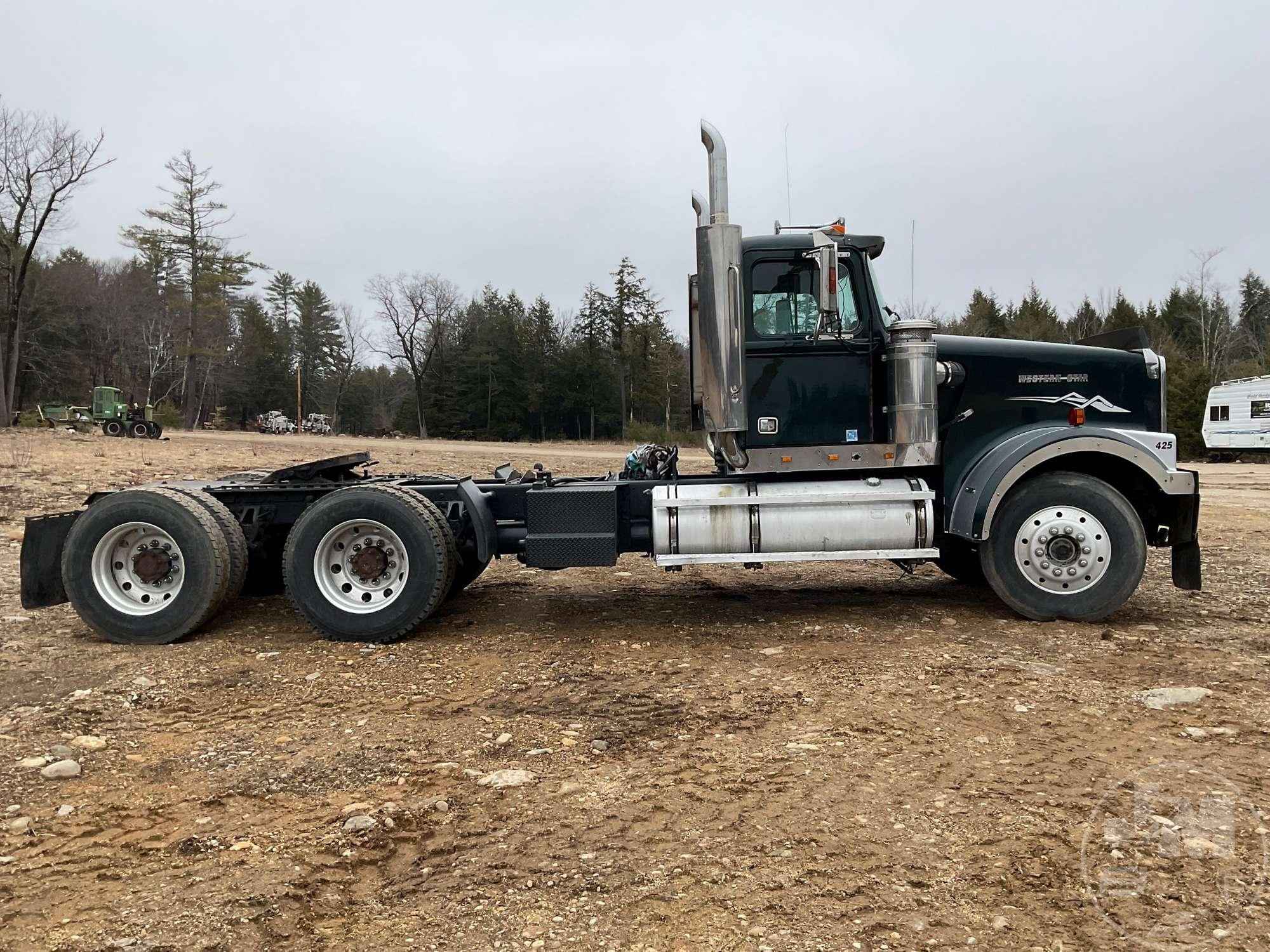 1996 WESTERN STAR 4964F TANDEM AXLE DAY CAB TRUCK TRACTOR VIN: 2WKPDCCH7TK942234