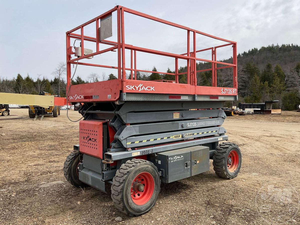 2006 SKYJACK SJ7135 RT 35’...... SCISSOR LIFT SN: 341931R