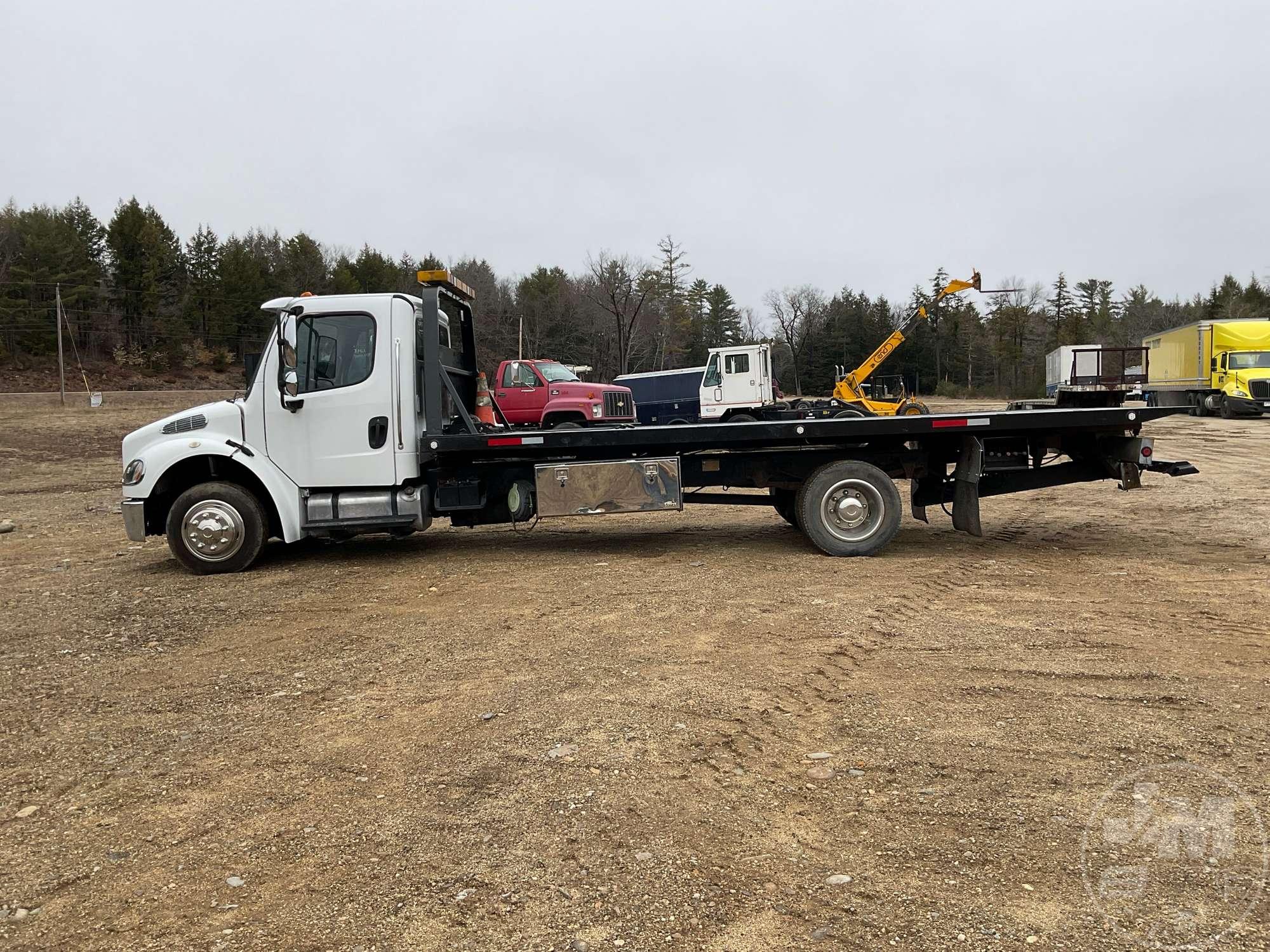 2006 FREIGHTLINER M2 SINGLE AXLE ROLLBACK TRUCK VIN: 1FVACWCT96HV88516