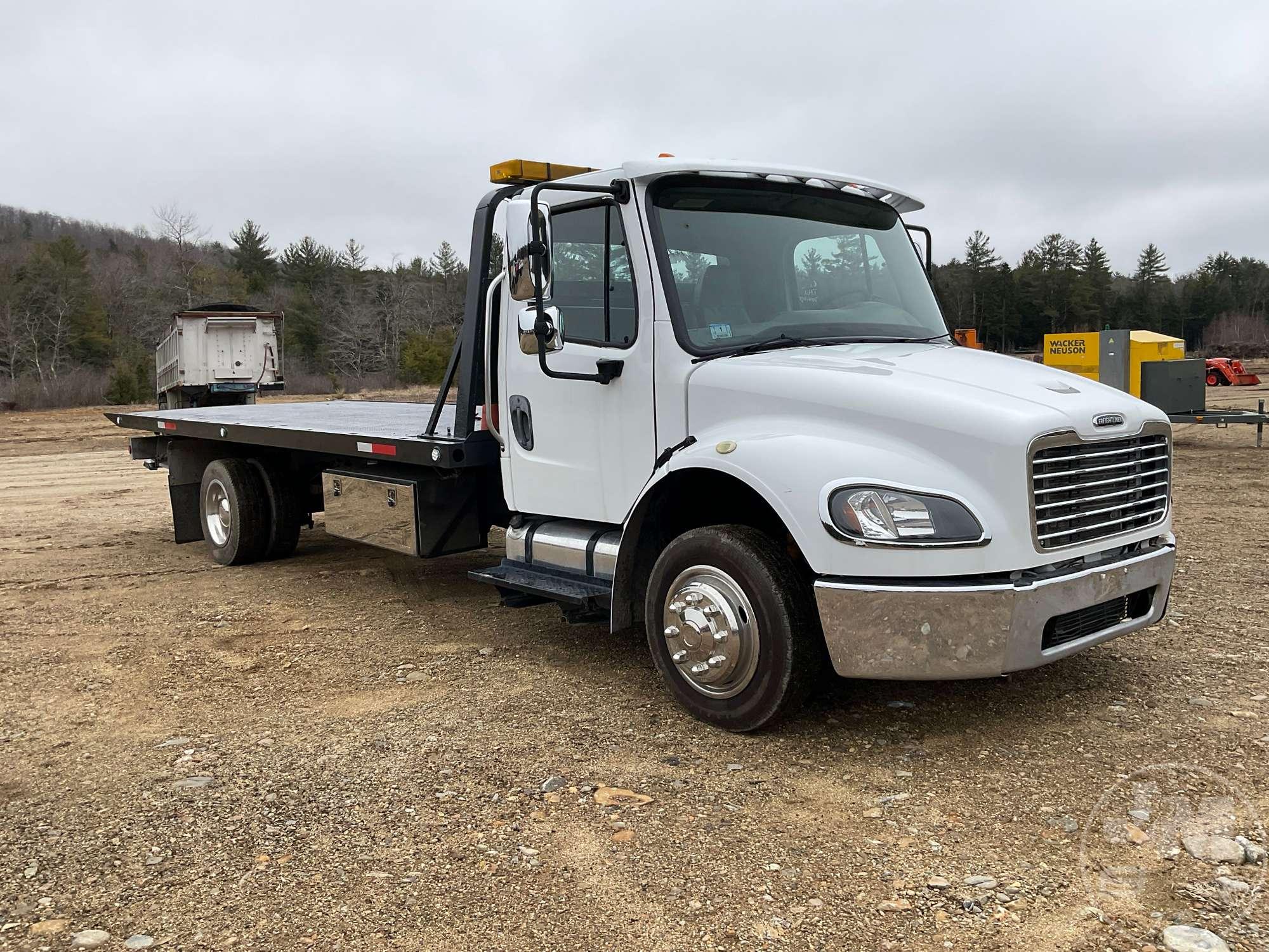 2006 FREIGHTLINER M2 SINGLE AXLE ROLLBACK TRUCK VIN: 1FVACWCT96HV88516