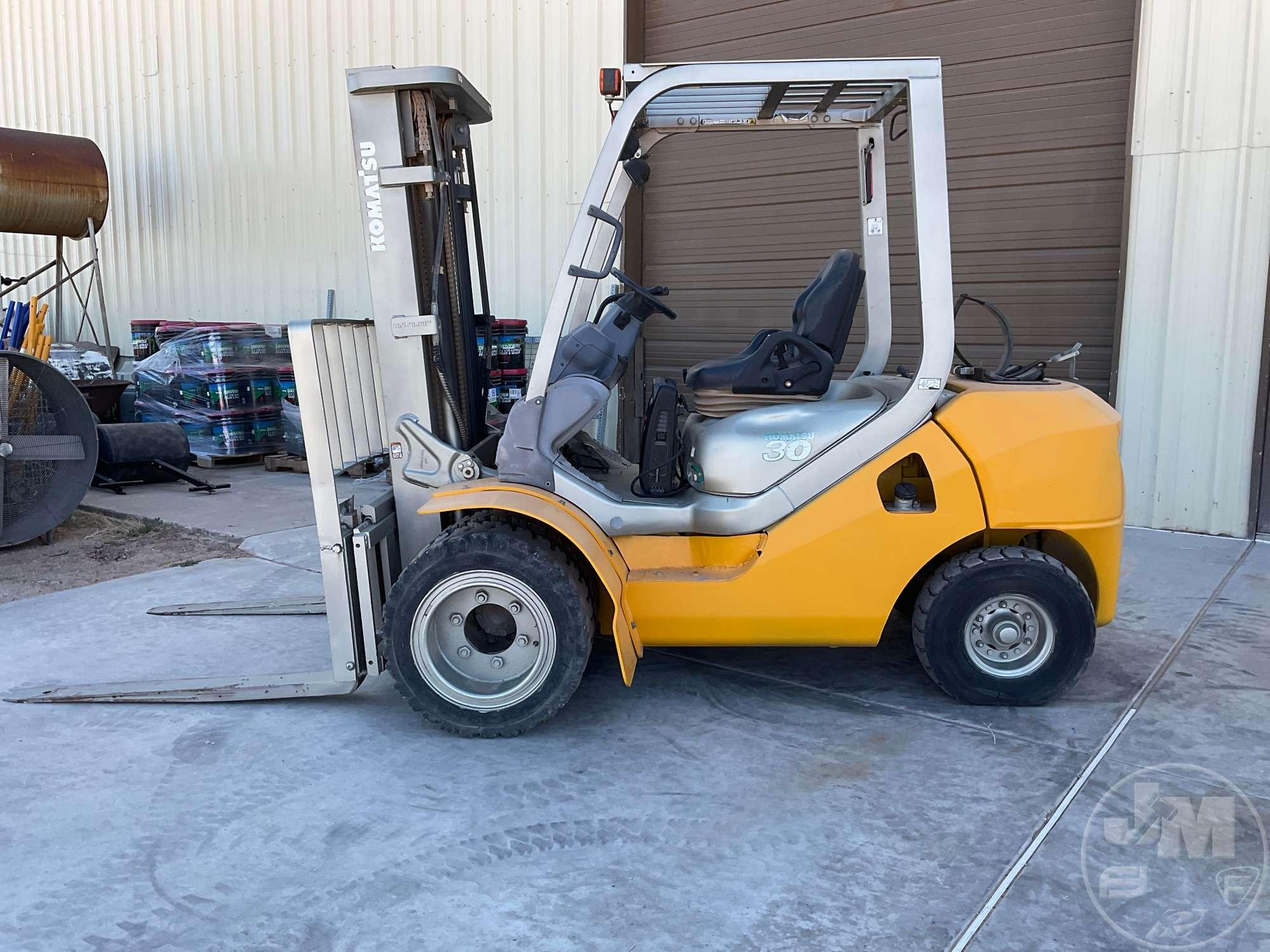 2006 KOMATSU FG30HT-16 PNEUMATIC TIRE FORKLIFT SN: 203710A