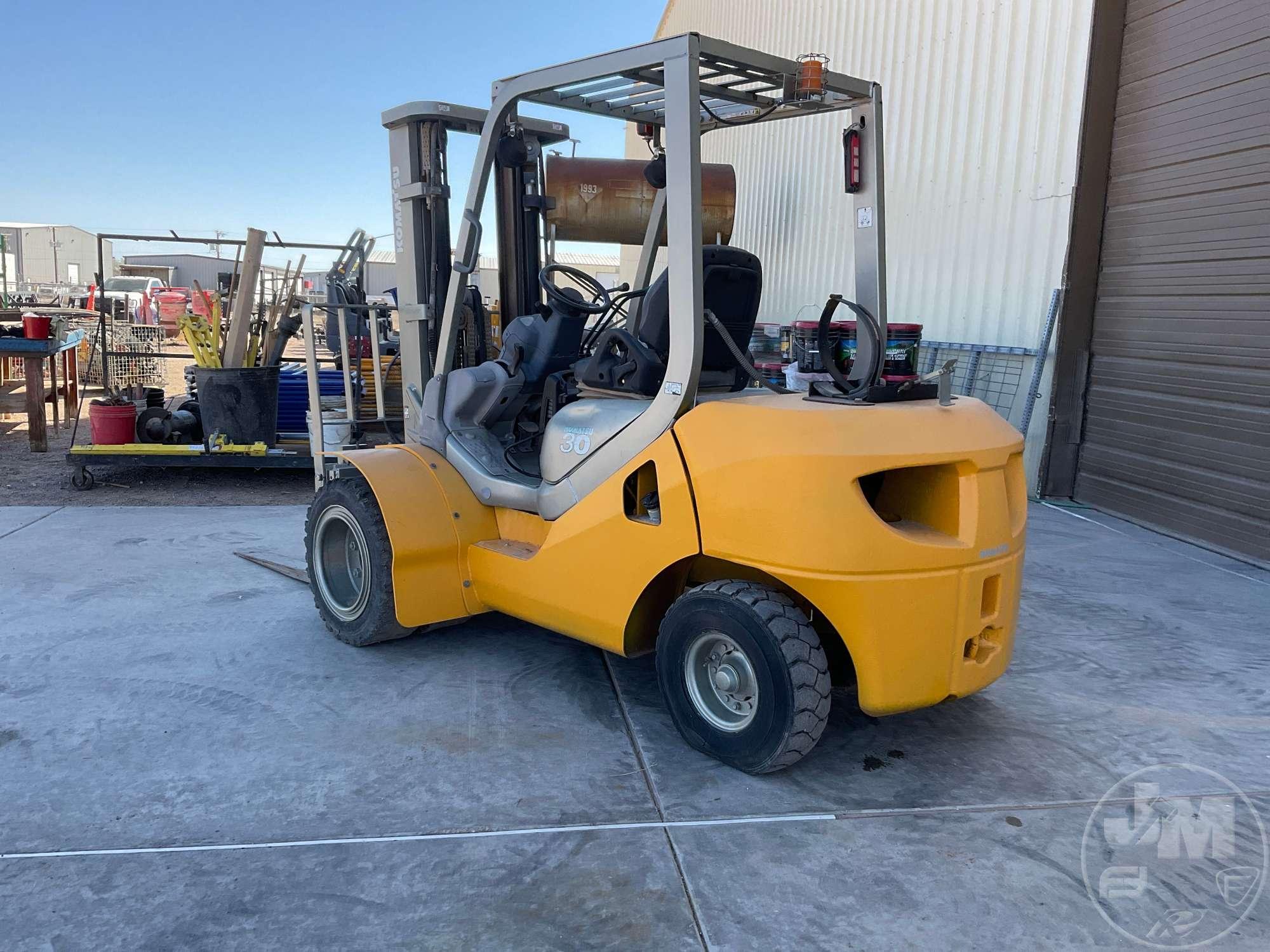 2006 KOMATSU FG30HT-16 PNEUMATIC TIRE FORKLIFT SN: 203710A