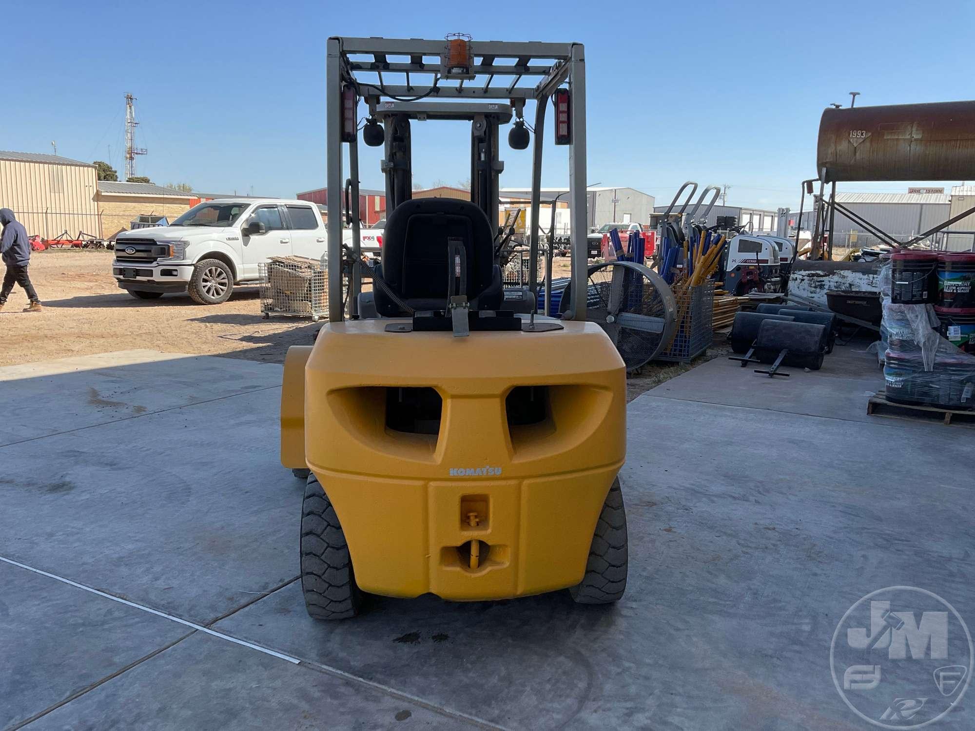 2006 KOMATSU FG30HT-16 PNEUMATIC TIRE FORKLIFT SN: 203710A