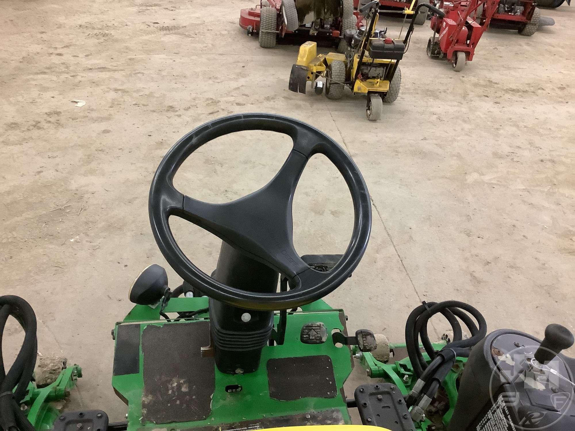 JOHN DEERE 8800 TERRAINCUT FAIRWAY MOWER SN: TC8800X030120